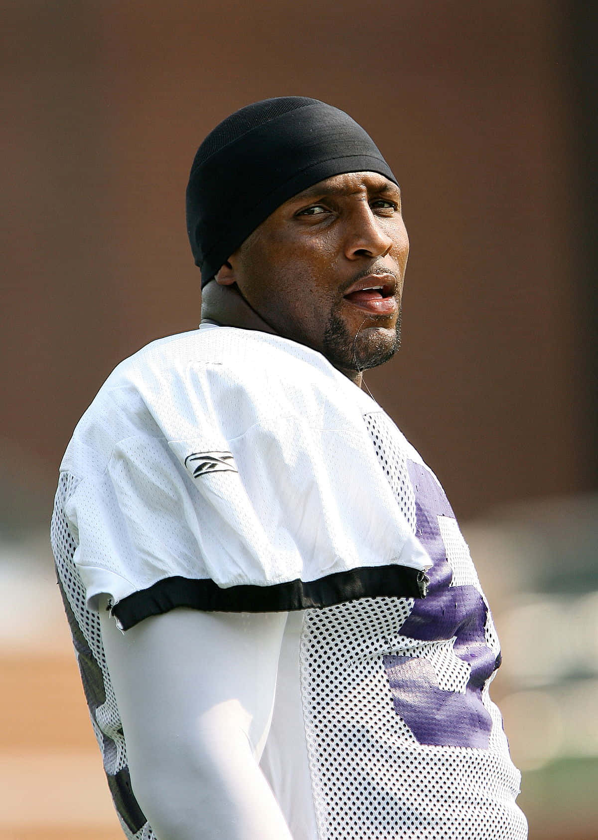 Ray Lewis, white and purple practice jersey, sunlit field, HD Phone Wallpaper