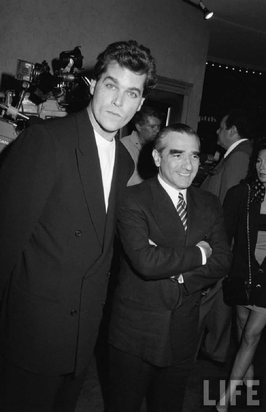 Ray Liotta, suit, indoor event, HD Phone Wallpaper