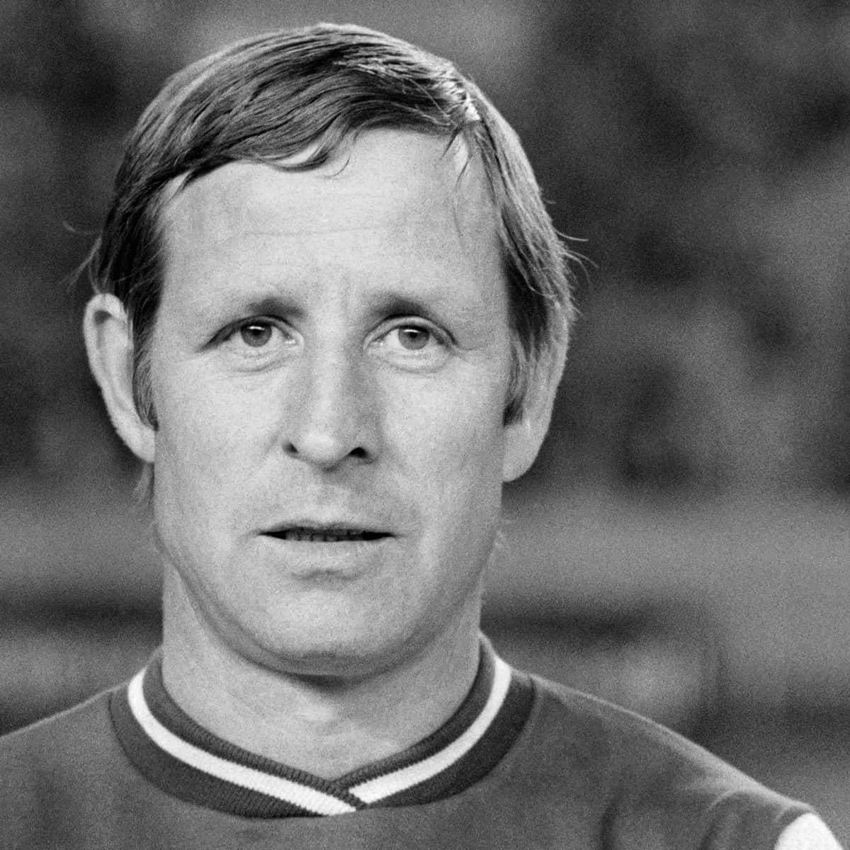 Raymond Kopa, black and white, close-up portrait, SD Desktop Wallpaper