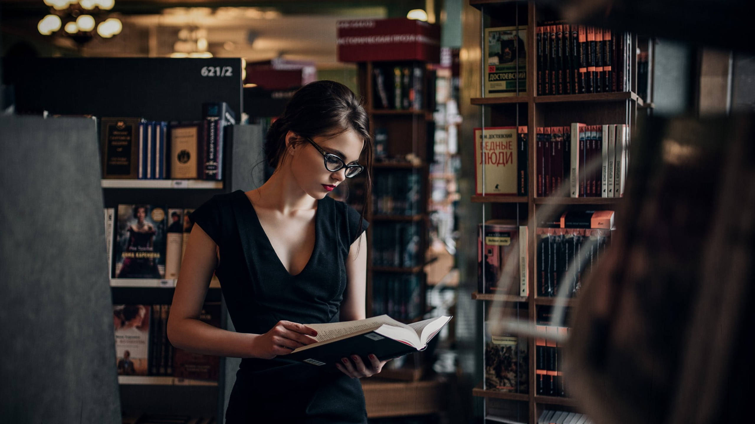 woman, glasses, book, 2K Desktop Wallpaper