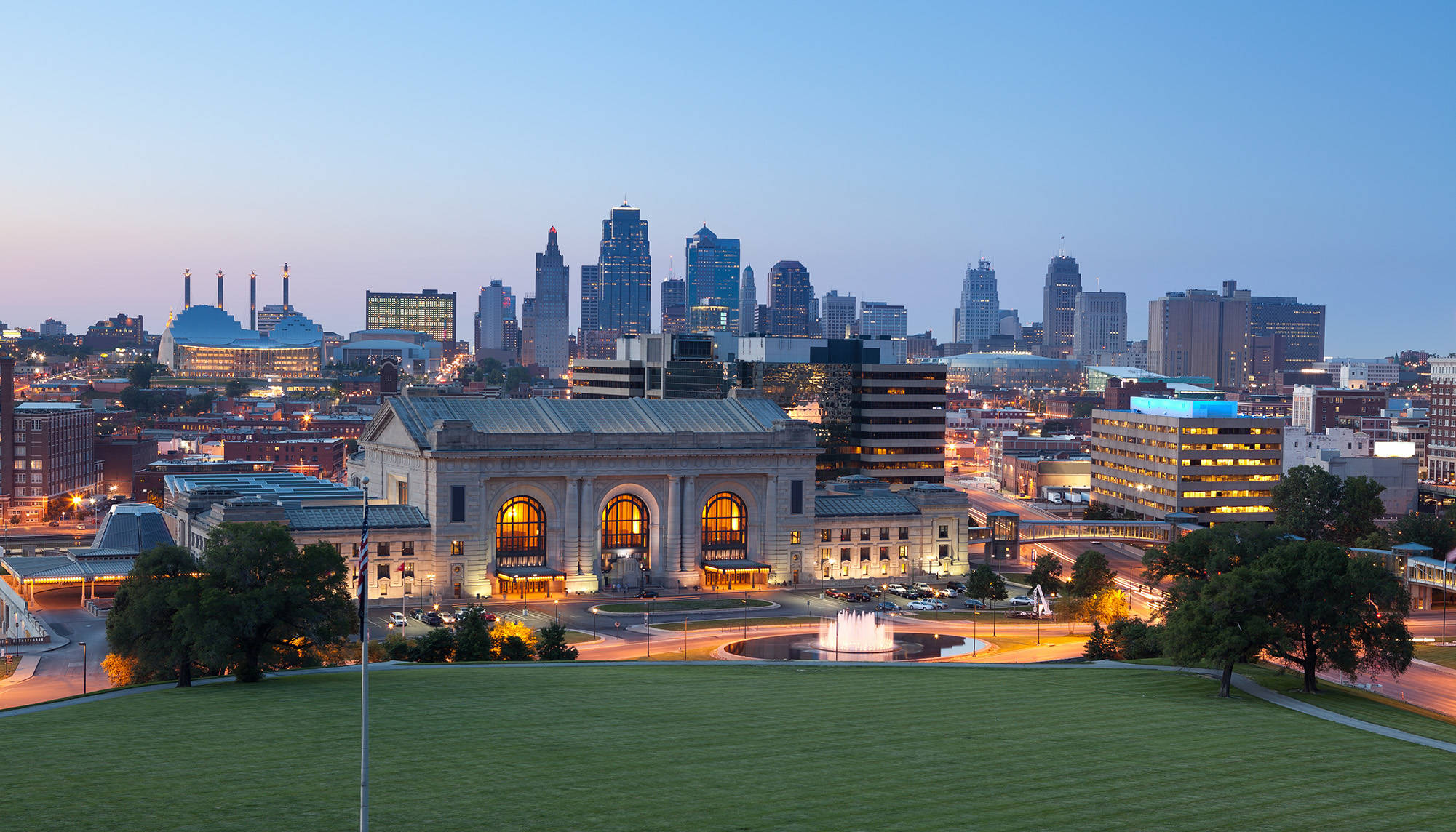 historic train station, dusk, city skyline, Full HD Desktop Wallpaper