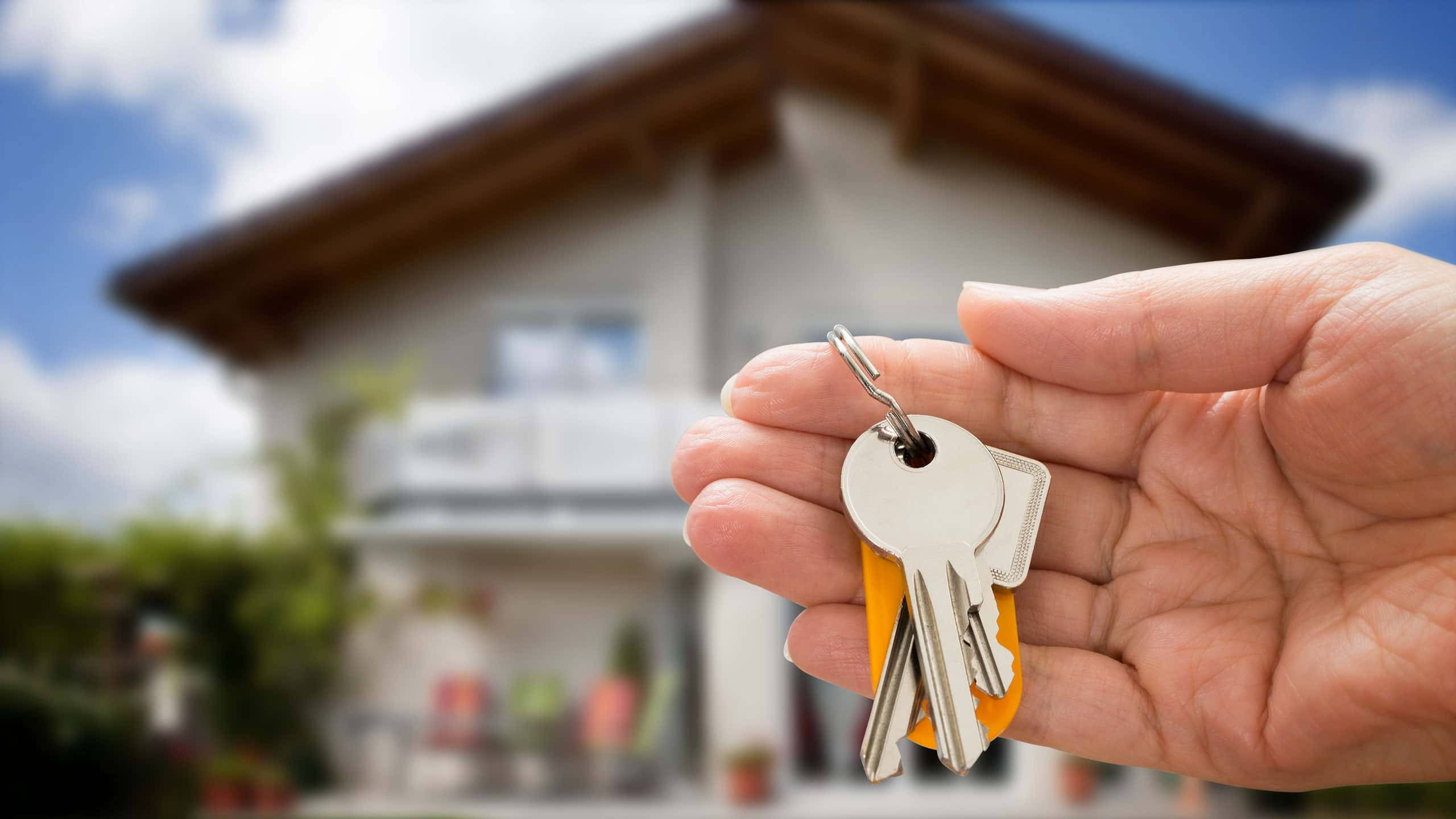 house keys, modern home, bright blue sky, 2K Desktop Wallpaper