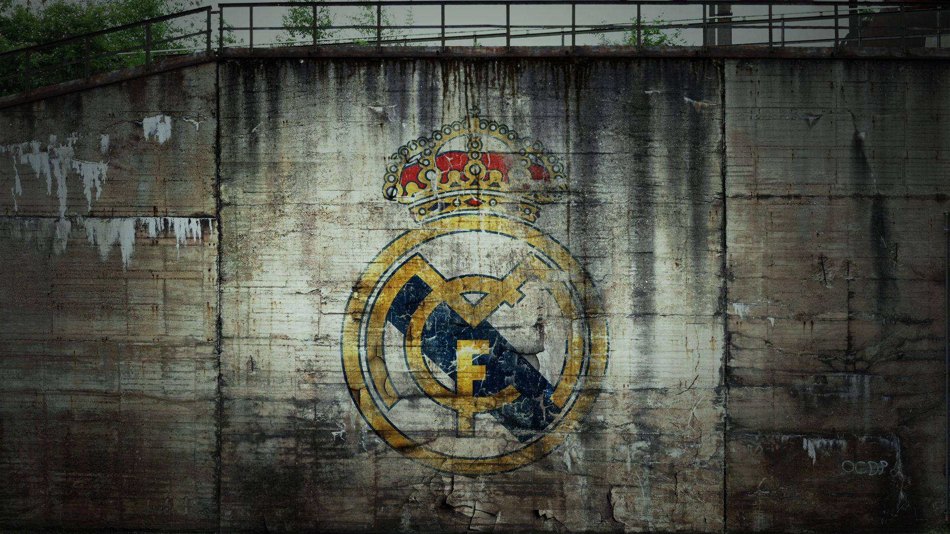 Real Madrid crest, cracked concrete wall, peeling paint, Full HD Desktop Wallpaper