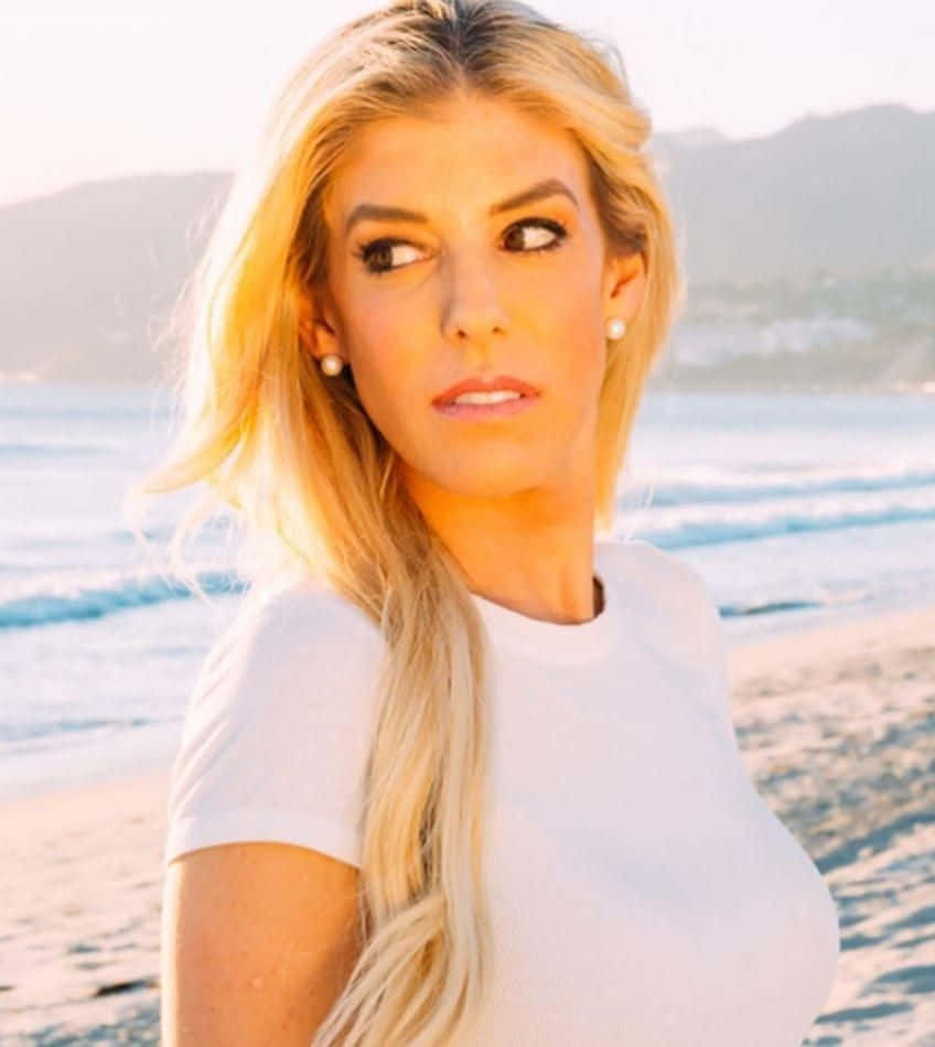 Rebecca Zamolo, white tshirt, sunlit beach, SD Phone Wallpaper