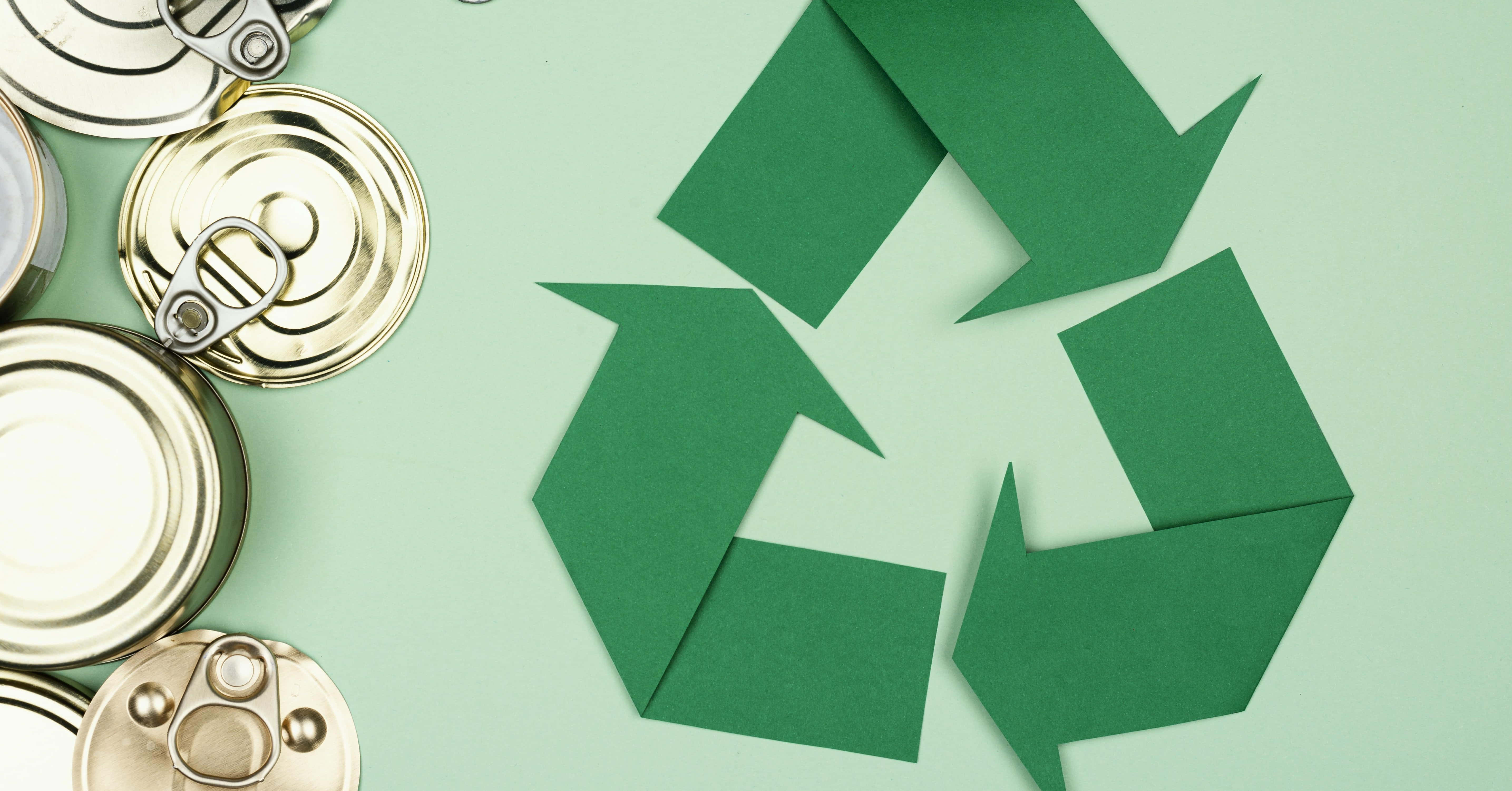 recycling symbol, metallic beverage cans, mint background, 5K Desktop Wallpaper