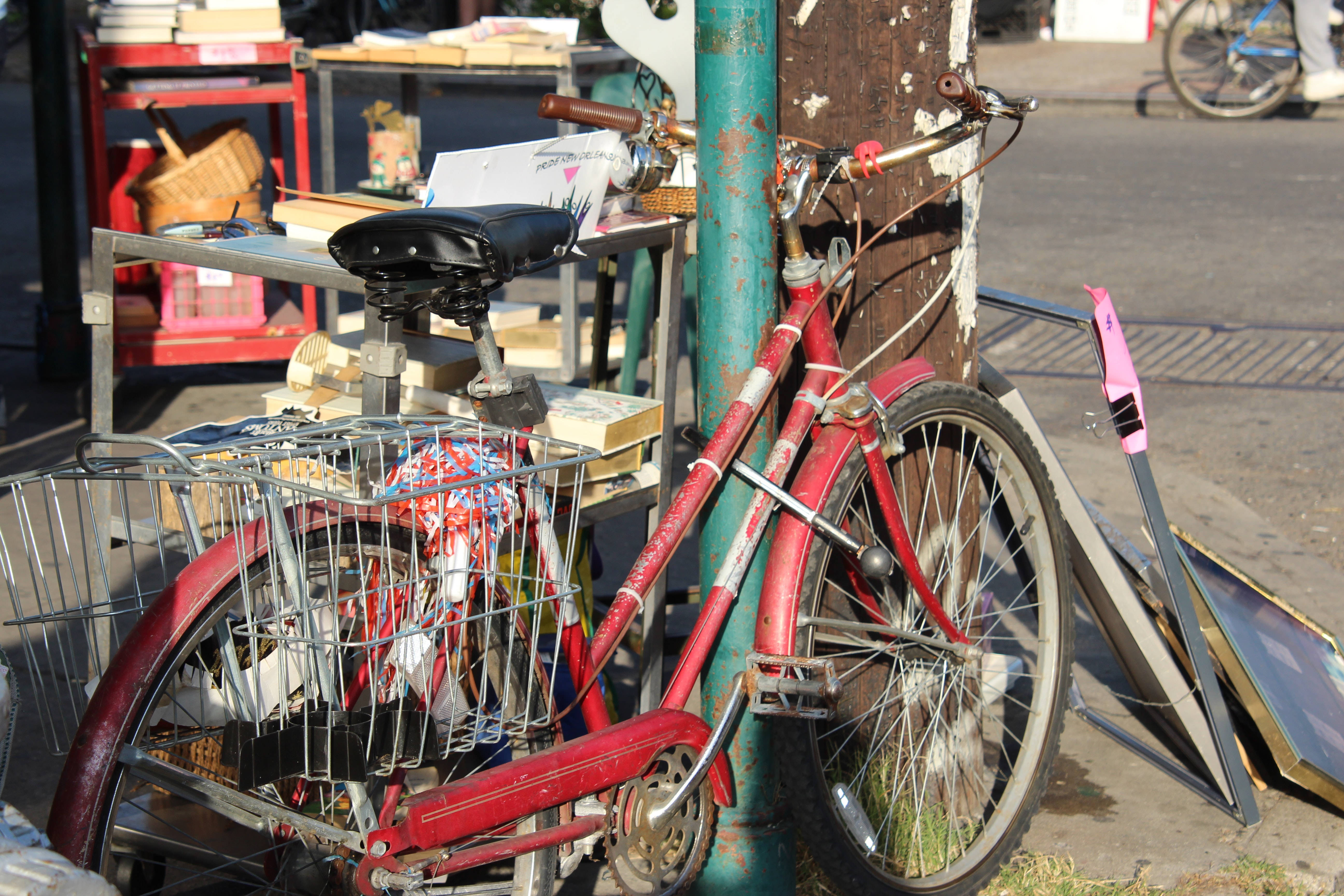 urban red bike, red bicycle, green pole, 5K Desktop Wallpaper