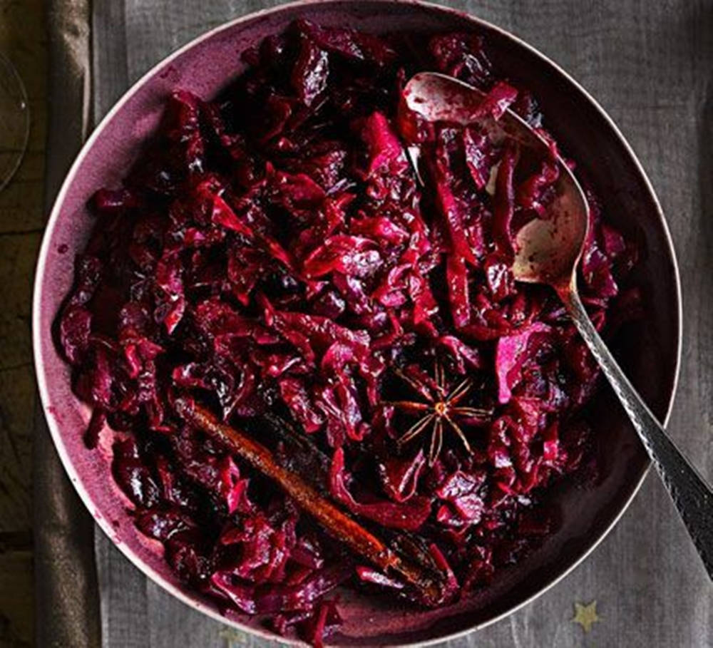 spiced braised red cabbage, star anise, cinnamon stick, SD Desktop Wallpaper