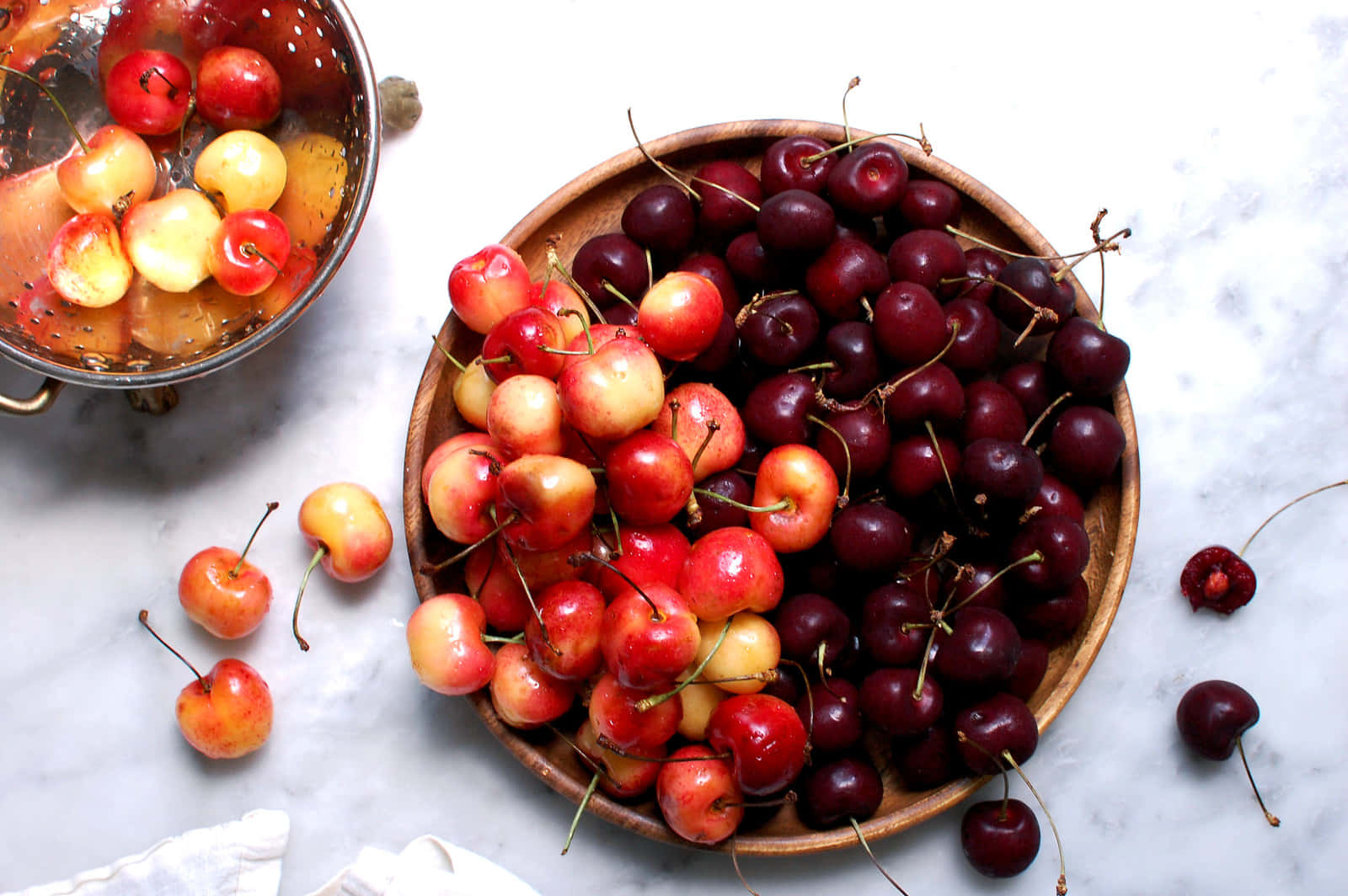Red Cherries, wooden bowl, glossy red cherries, HD Desktop Wallpaper