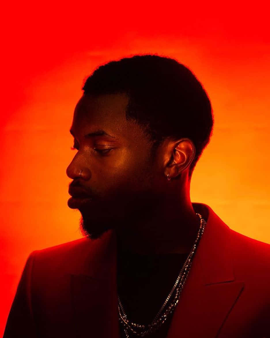 man in a red suit, silver chains, silhouette, SD Phone Wallpaper