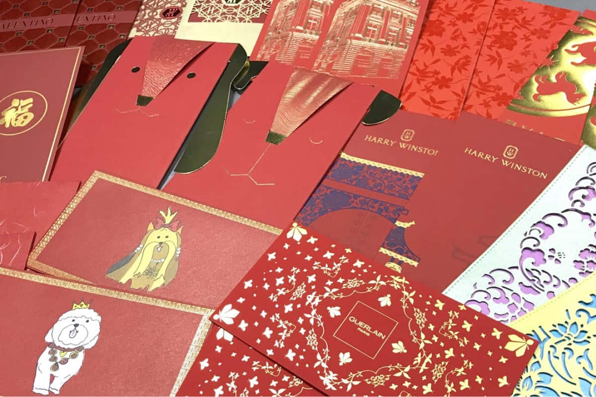 Red Envelope, gold foil designs, dogs crowns, SD Desktop Wallpaper