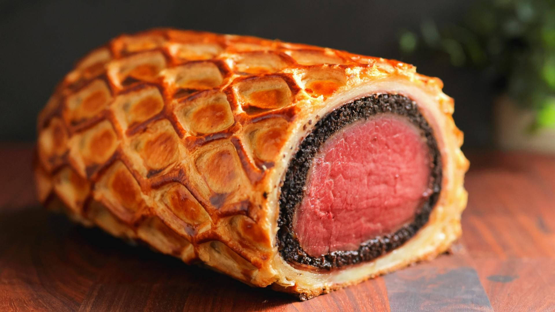 Beef Wellington, dark mushroom duxelles, golden flaky pastry, Full HD Desktop Wallpaper