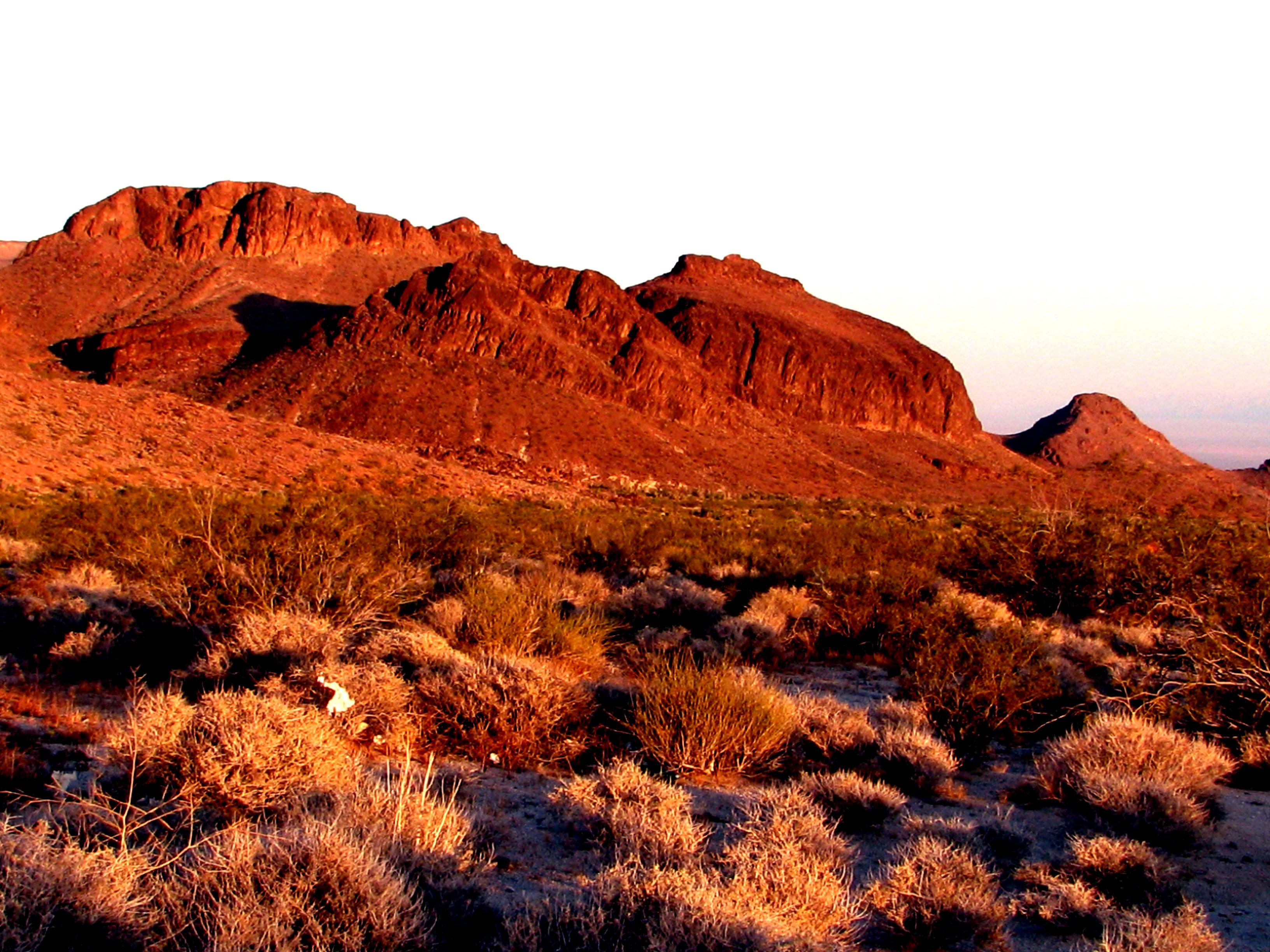 Red Mountain, desert, Sunset, 2K Desktop Wallpaper