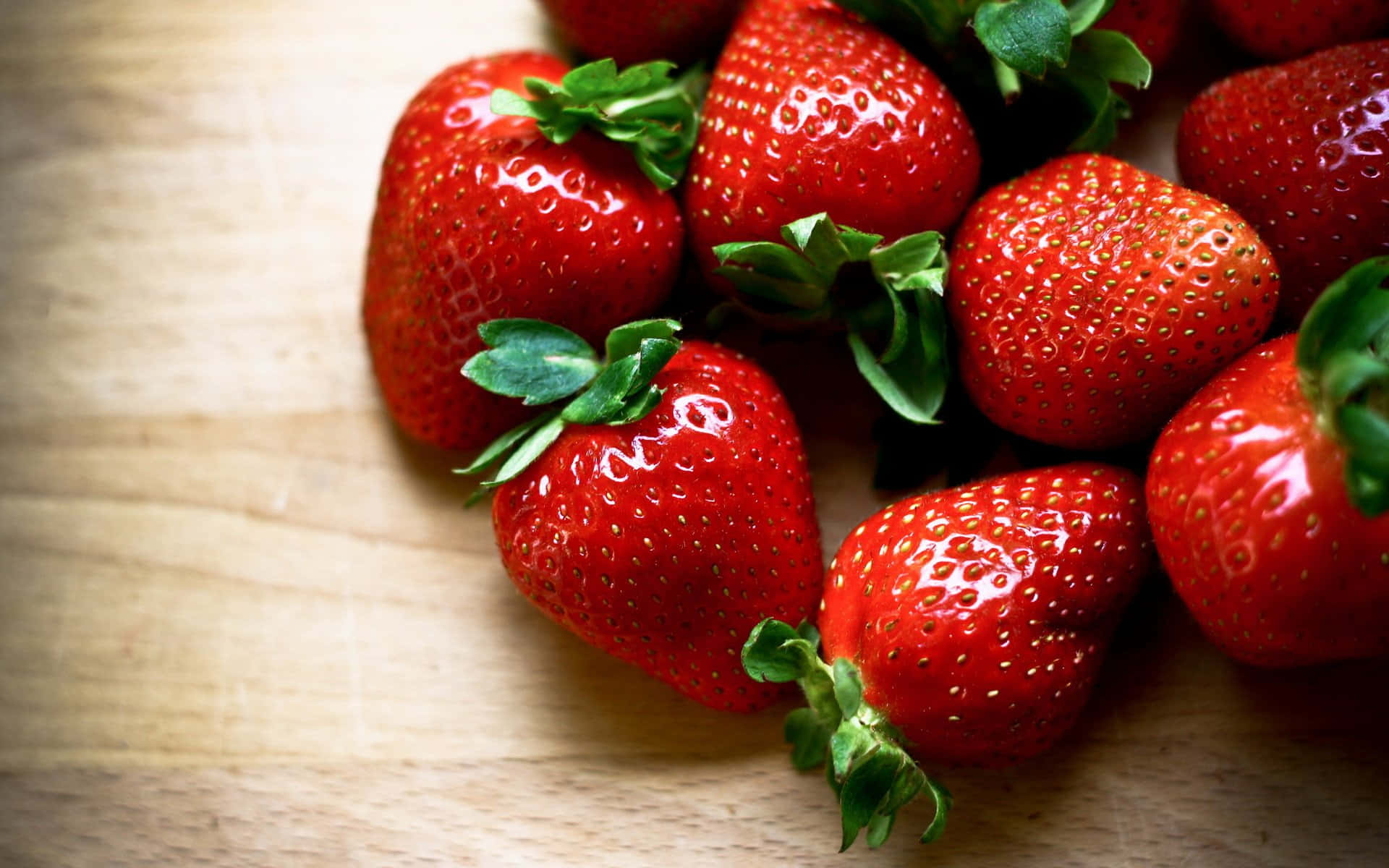 Red Strawberry, juicy ripe strawberries, green tops, Full HD Desktop Wallpaper