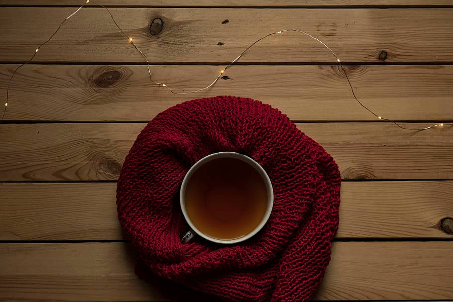 cozy autumn red knit, red knitted scarf, wooden table, SD Desktop Wallpaper