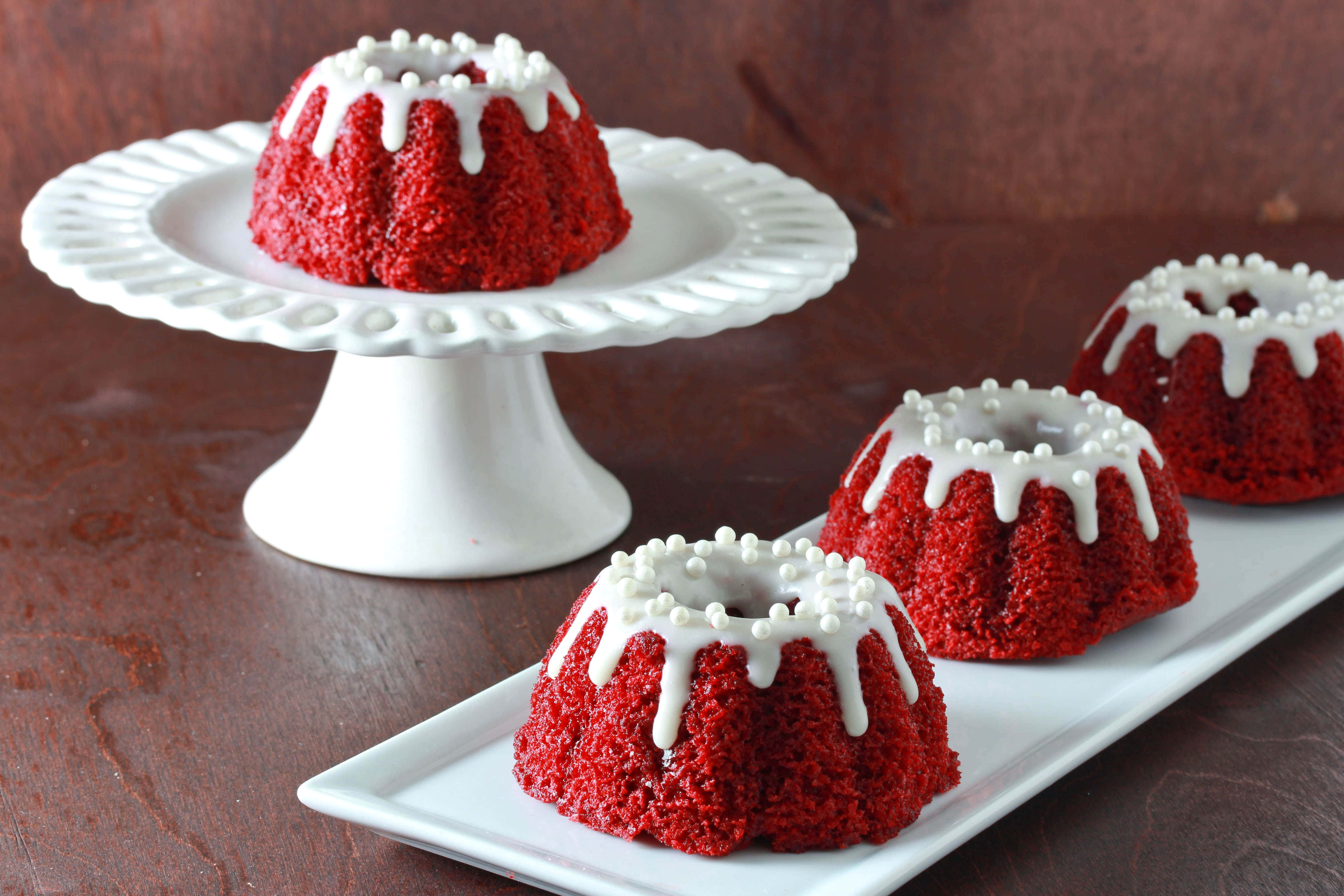 Red Velvet Cake, bundt cakes, white icing, 4K Desktop Wallpaper