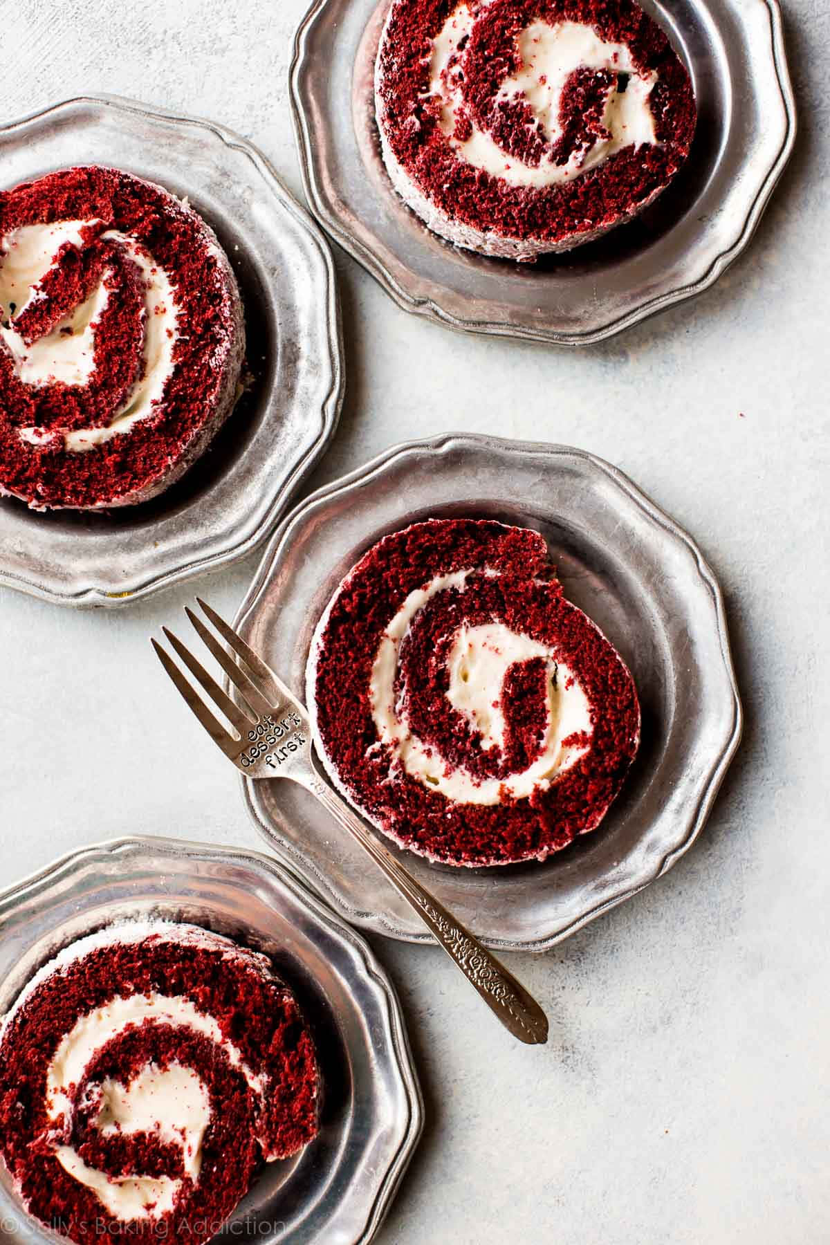 Red Velvet Cake, cream cheese frosting, vintage silver plates, HD Phone Wallpaper