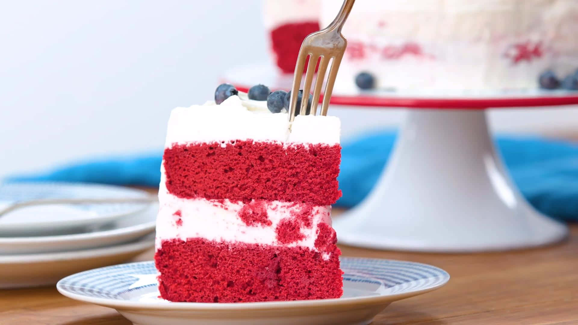 Red Velvet Cake, white cream cheese frosting, blueberries, Full HD Desktop Wallpaper