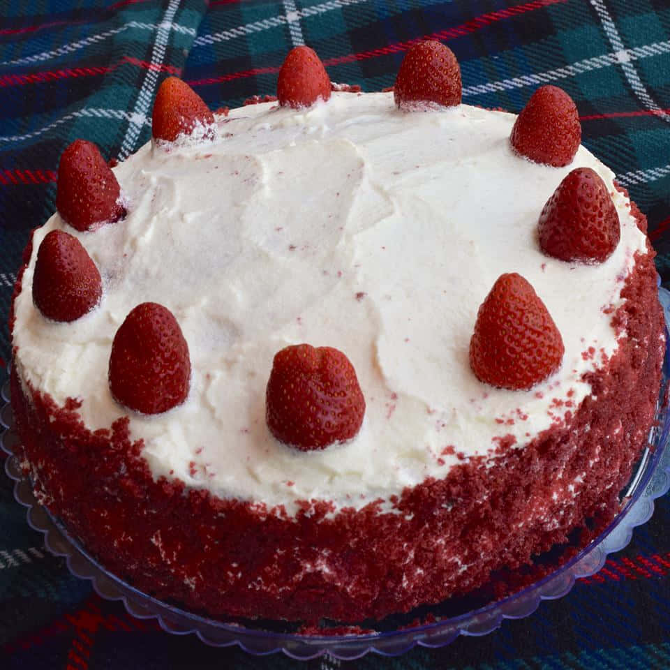 Red Velvet Cake, white frosting, fresh strawberries, SD Desktop Wallpaper