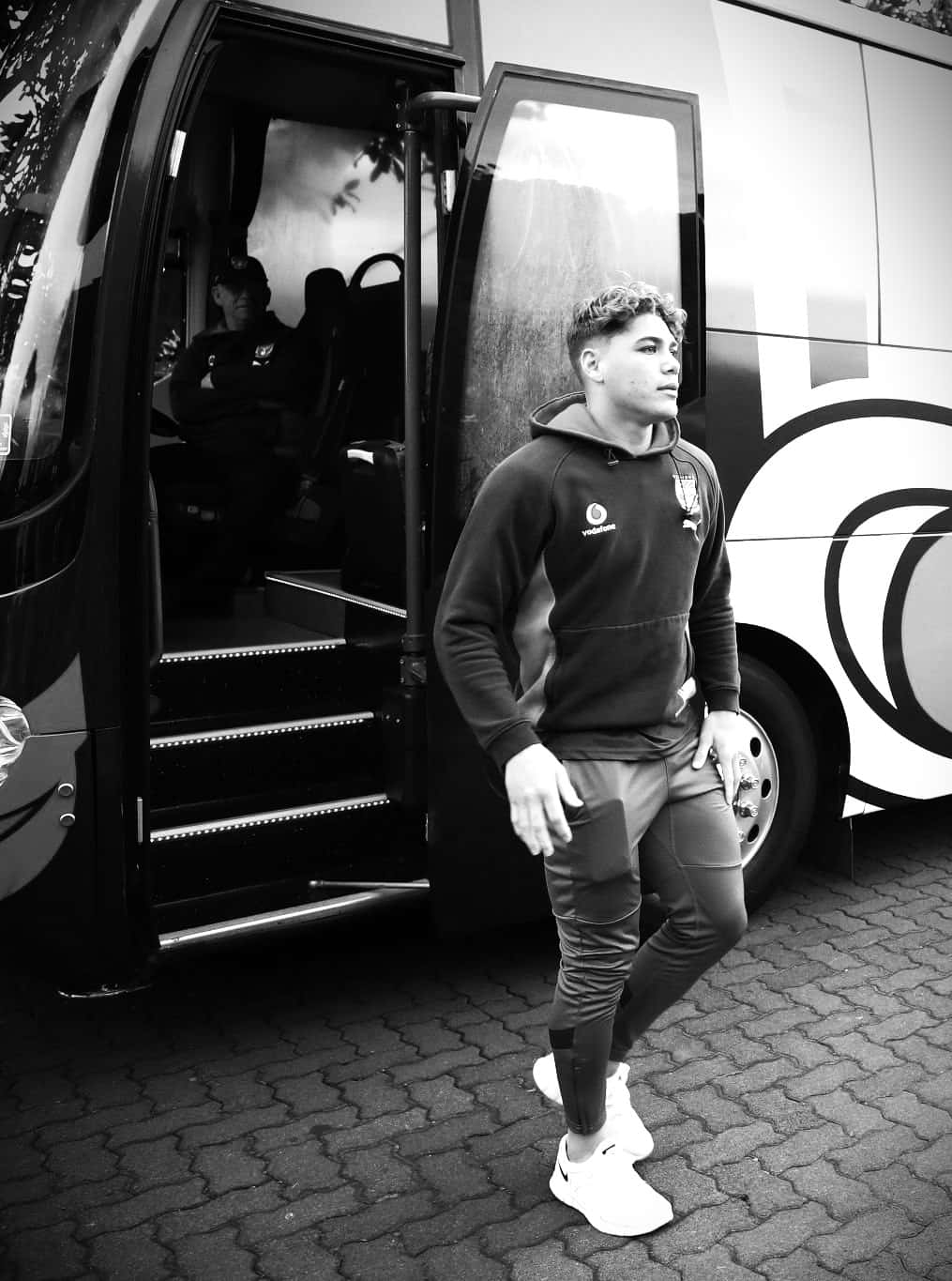 Reece Walsh, hoodie, team bus, HD Phone Wallpaper