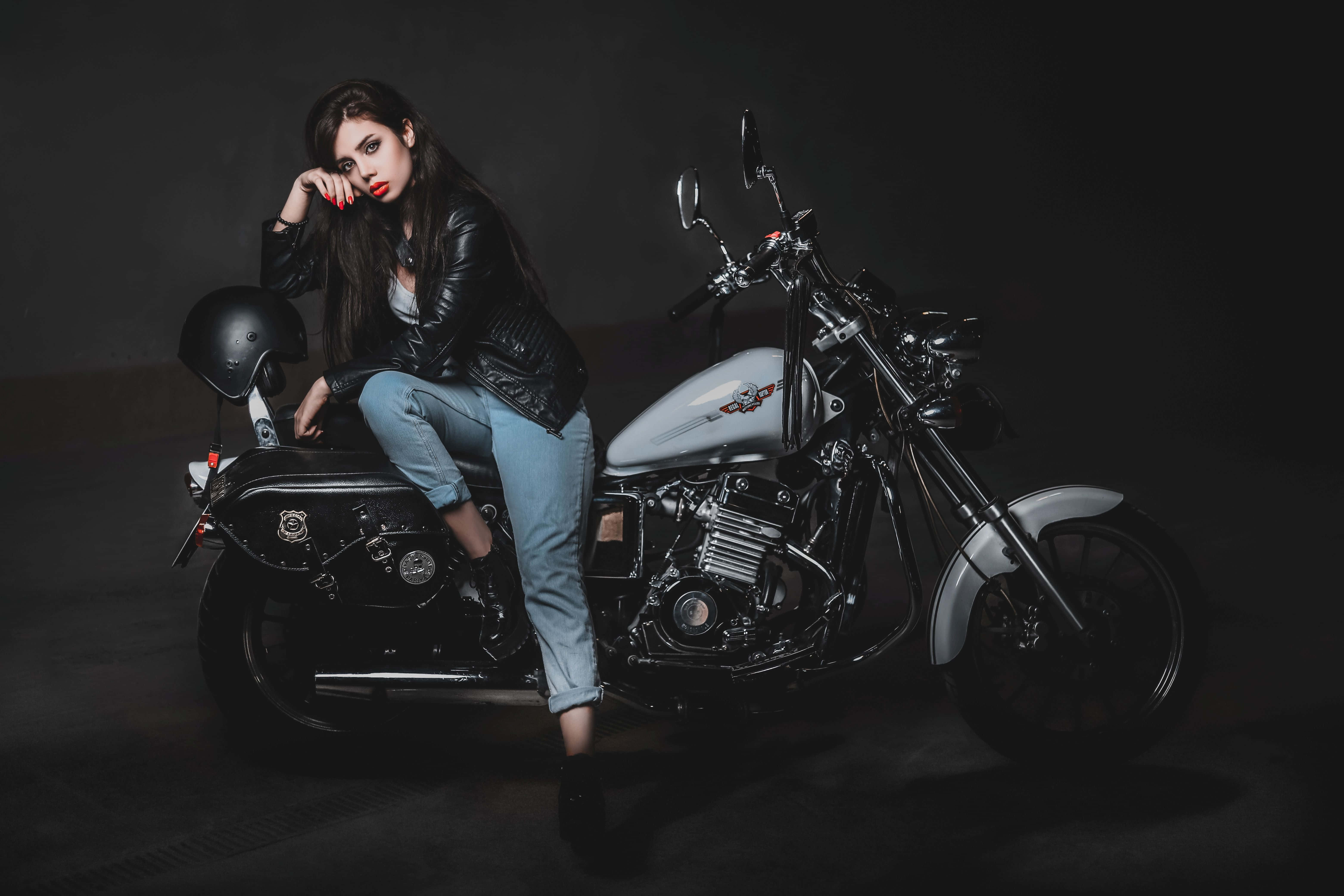 Regal Raptor, silver and black cruiser motorcycle, black leather jacket, 5K Desktop Wallpaper