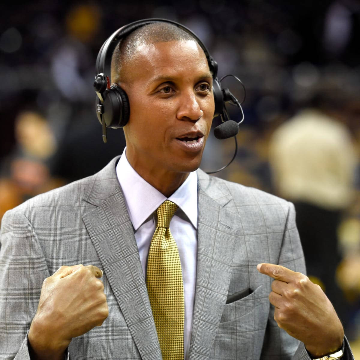 Reggie Miller, gray suit, gold tie, SD Desktop Wallpaper