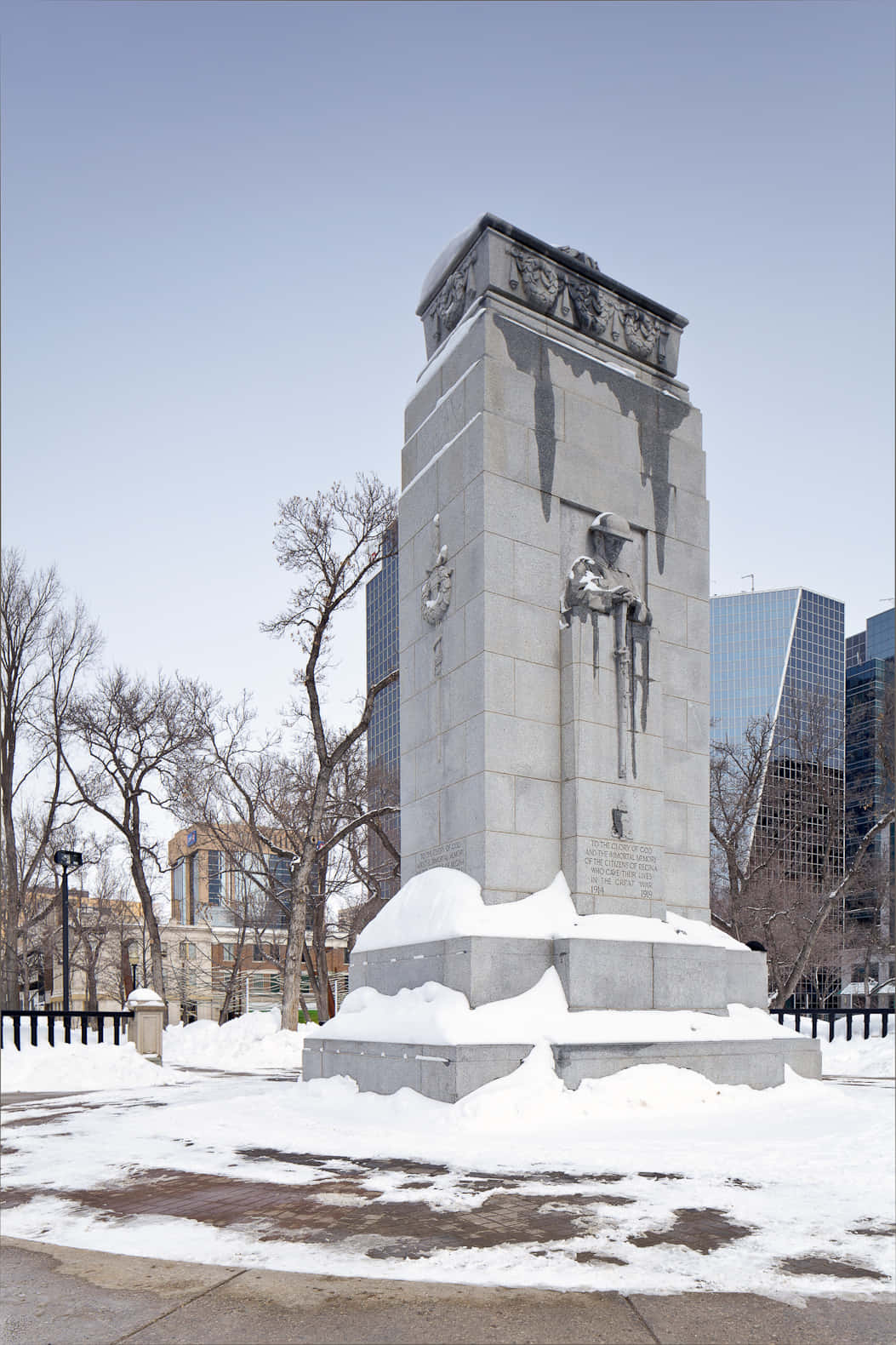 Regina skyline, stone war memorial, city park, HD Phone Wallpaper