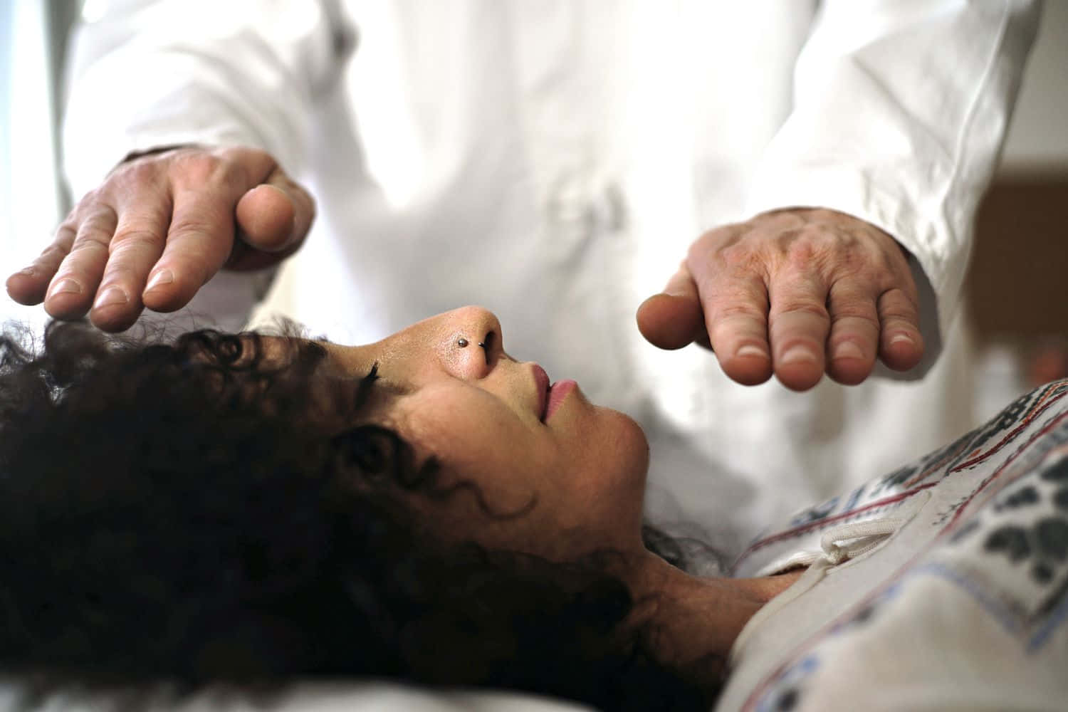 Reiki, white coat, healing session, HD Desktop Wallpaper