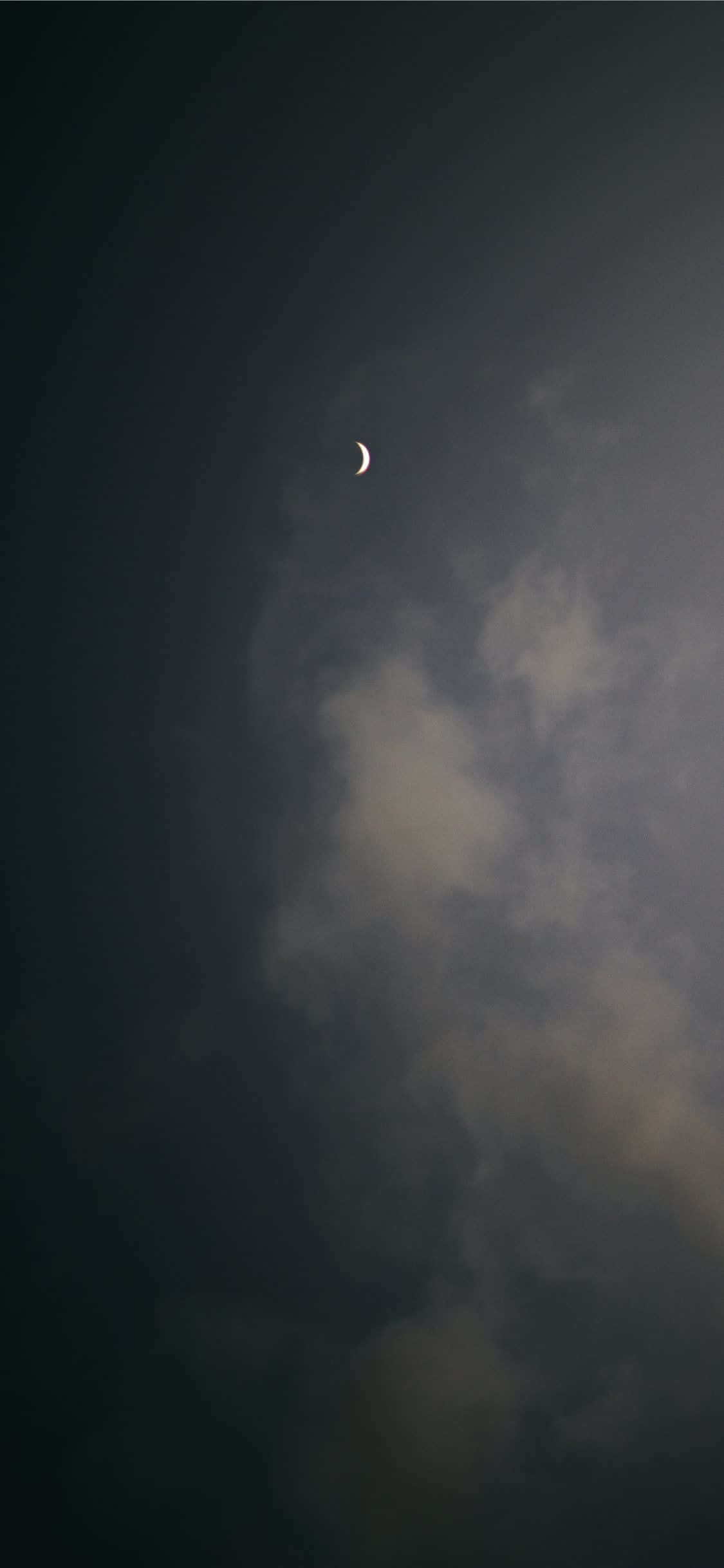 crescent moon, wispy clouds, dark night sky, Full HD Phone Wallpaper