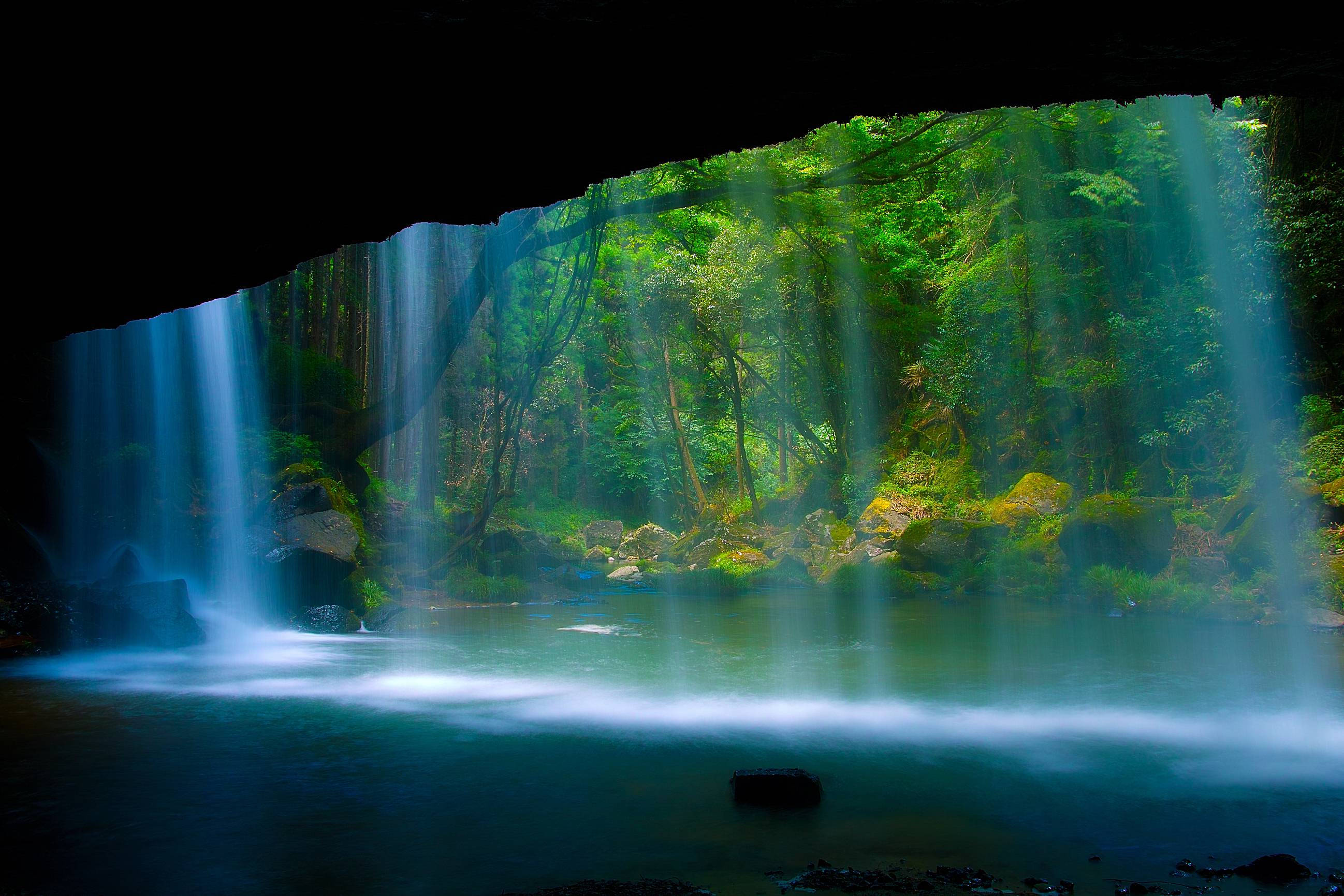 waterfall, cave, sunlight beams, 2K Desktop Wallpaper