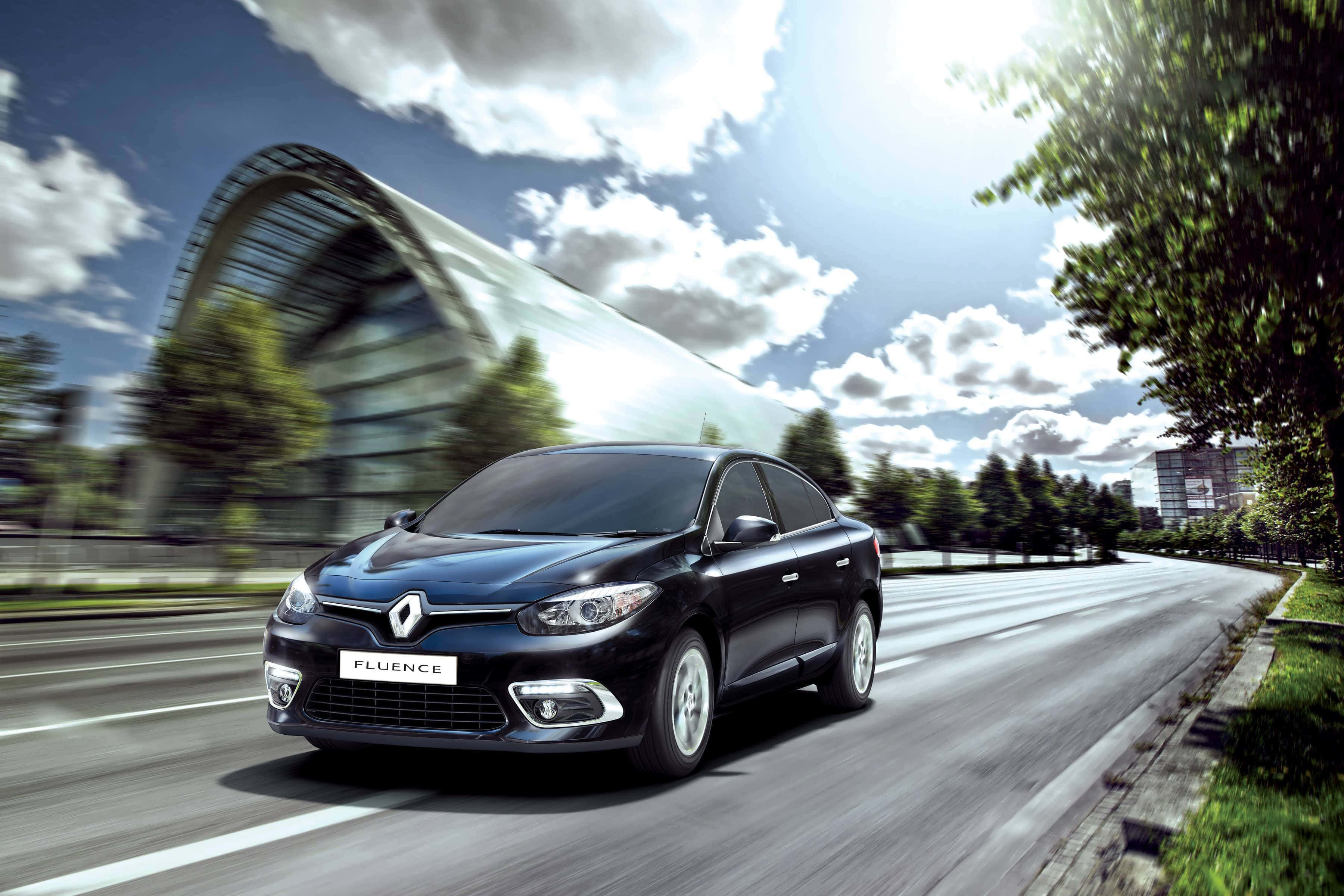 Renault Fluence, black, sunlit urban road, 2K Desktop Wallpaper