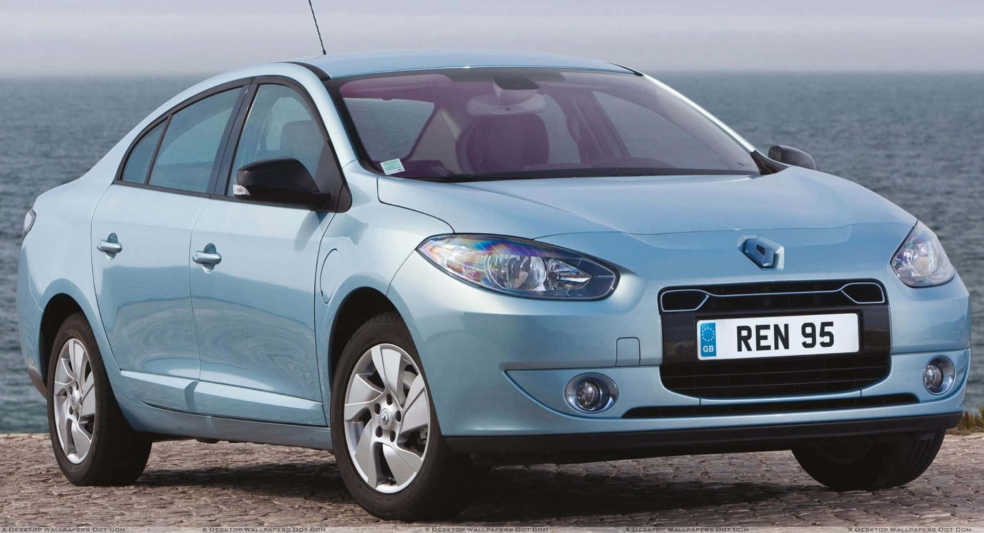 Renault Fluence, light blue, rocky coast, HD Desktop Wallpaper