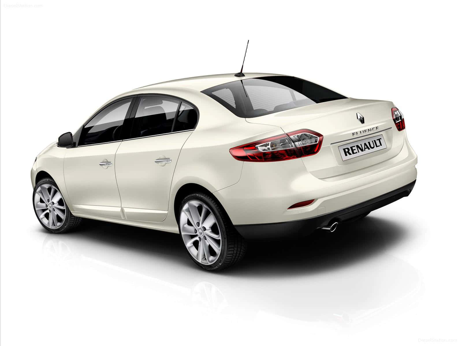 Renault Fluence, cream, sedan, HD Desktop Wallpaper