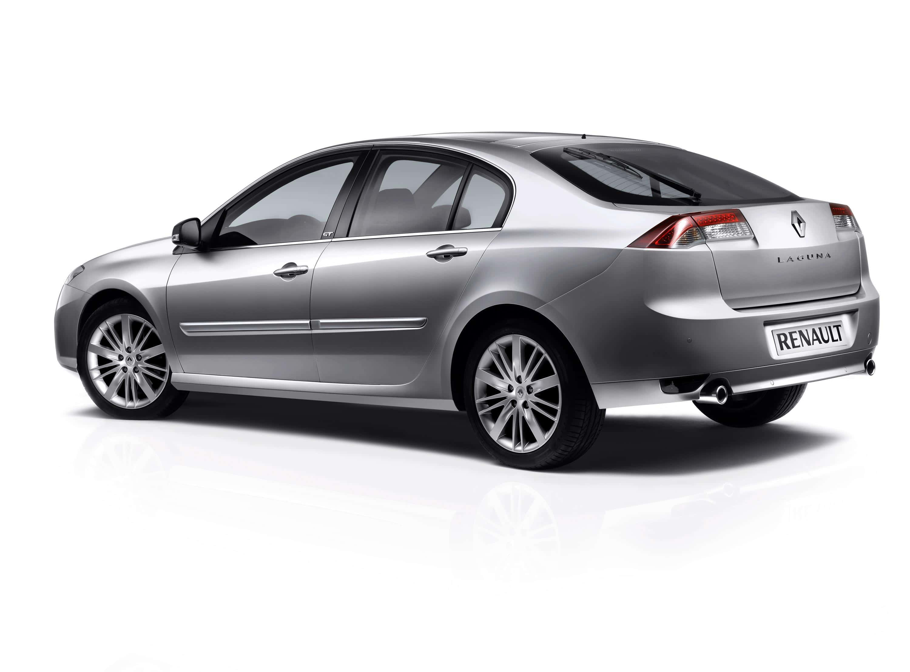 Renault Laguna, sleek silver, studio shot, 2K Desktop Wallpaper