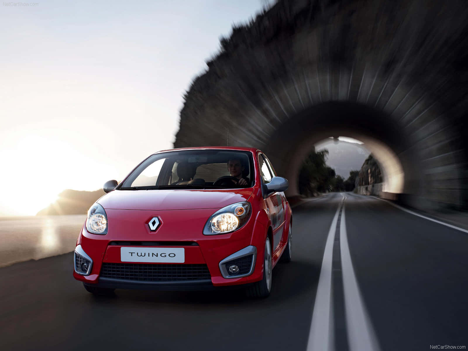 Red Renault Twingo, tunnel, motion blur, HD Desktop Wallpaper