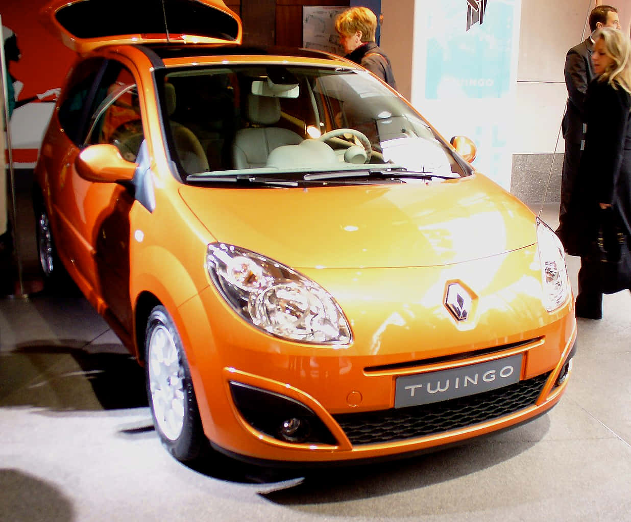 Renault Twingo, vibrant orange, hood open, SD Desktop Wallpaper