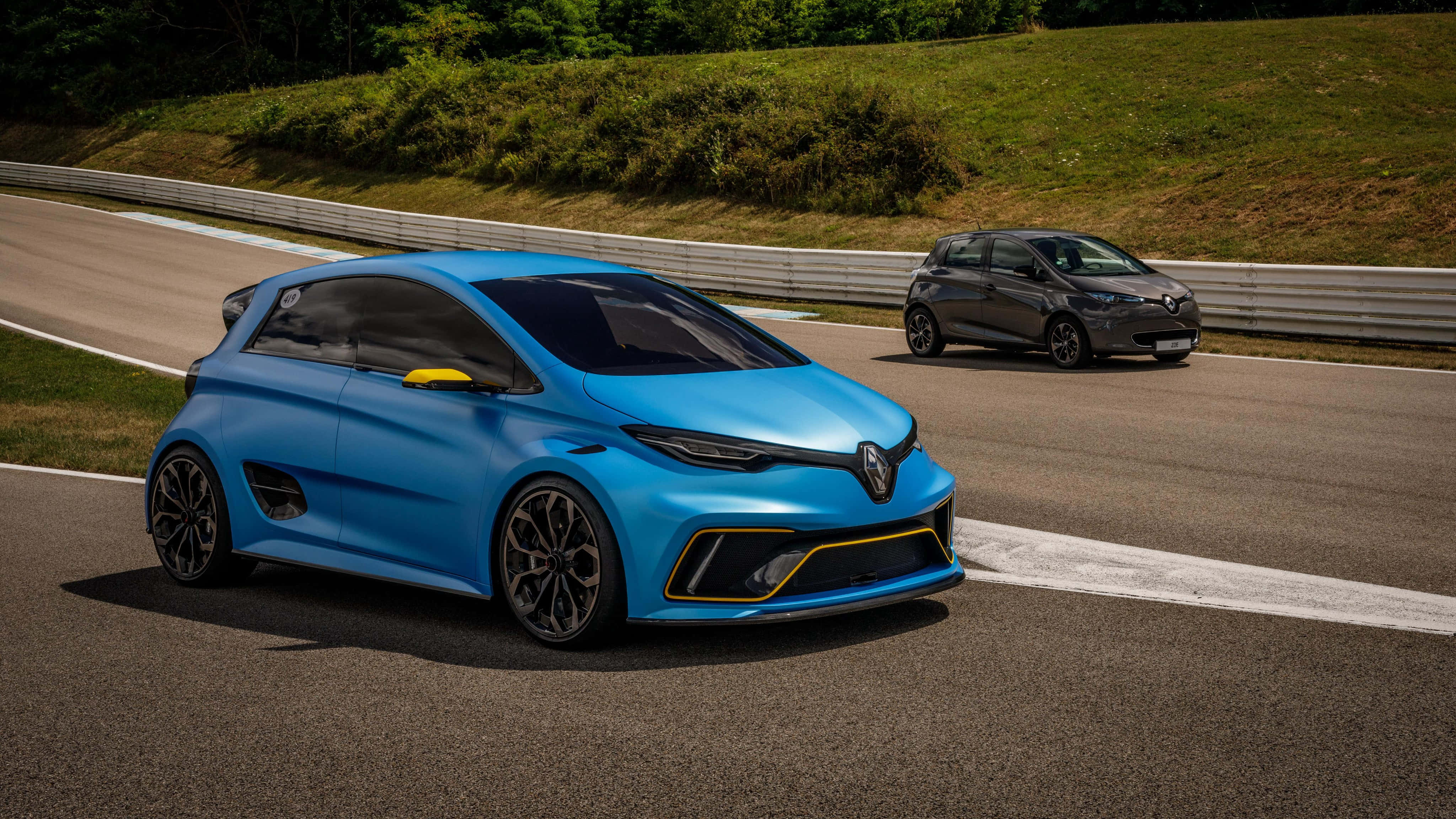 Renault Zoe, vibrant blue, yellow accents, 4K Desktop Wallpaper