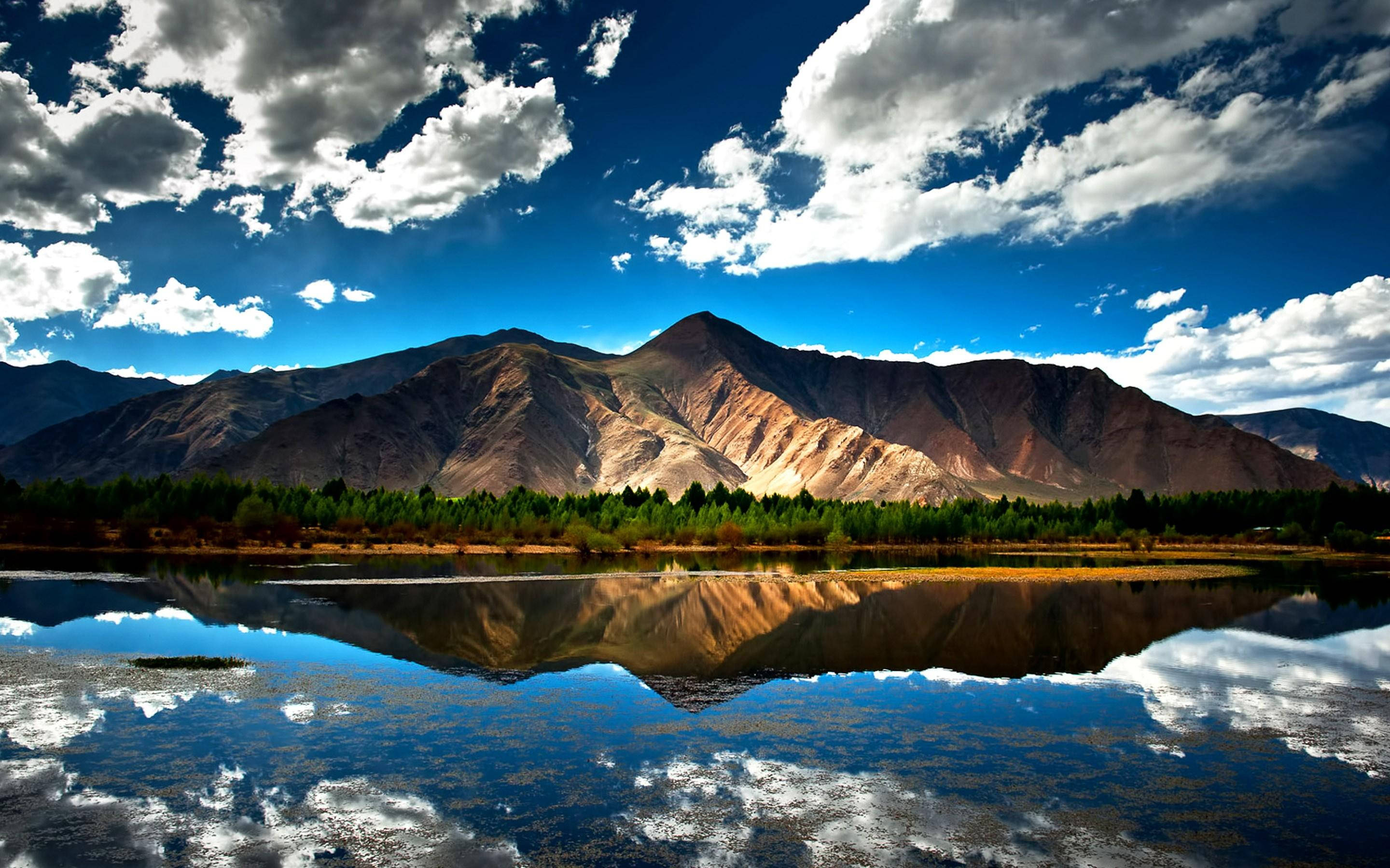 Retina, mountain range, calm lake, 2K Desktop Wallpaper