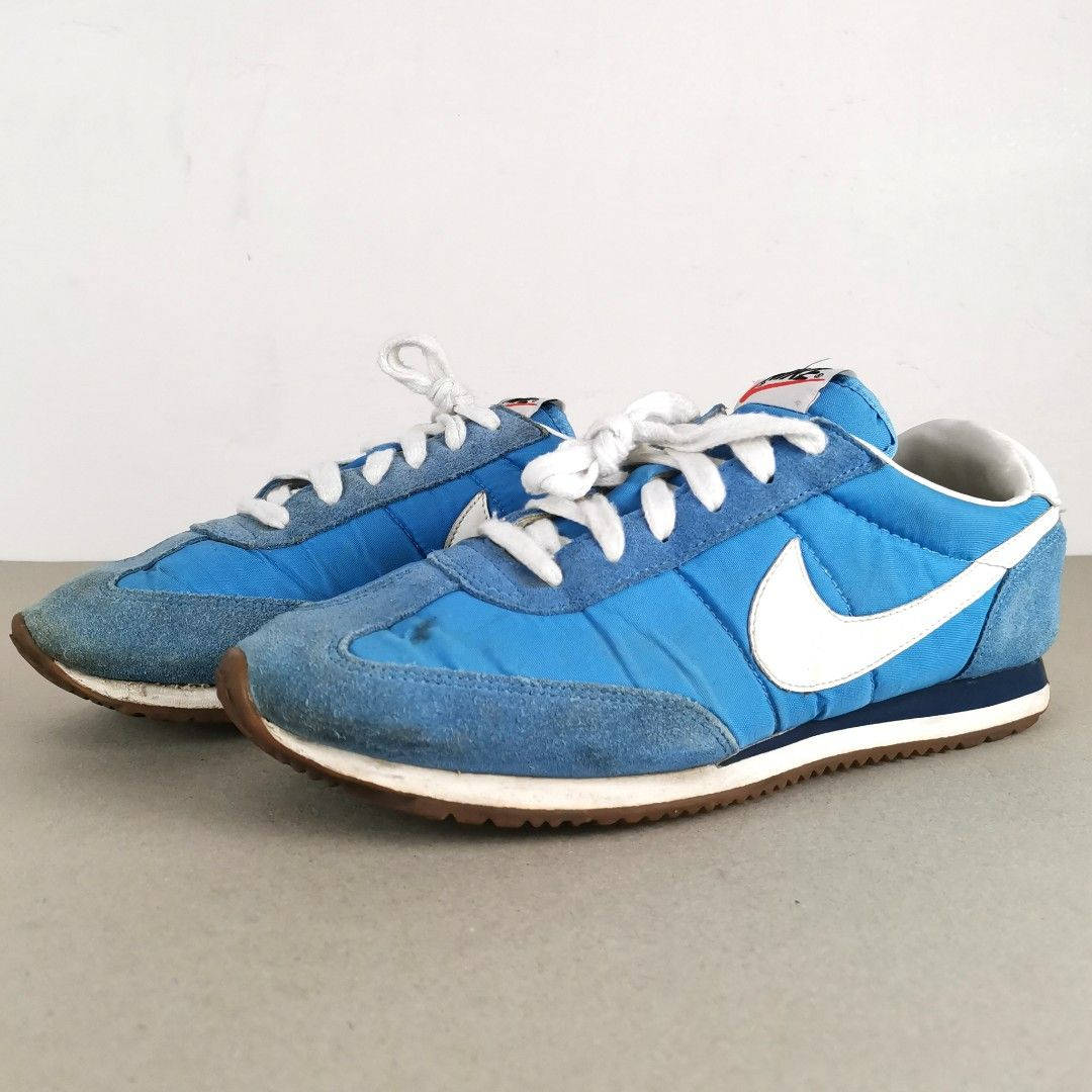 Retro Blue, vintage blue Nike sneakers, white laces, SD Desktop Wallpaper