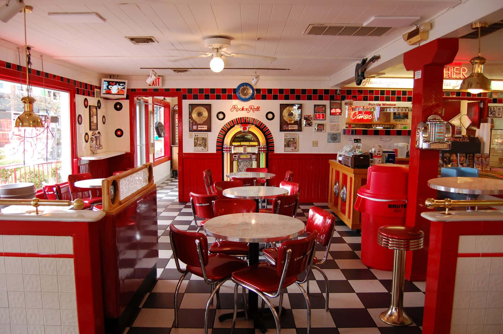 1950s diner, red vinyl booths, checkered floors, HD Desktop Wallpaper