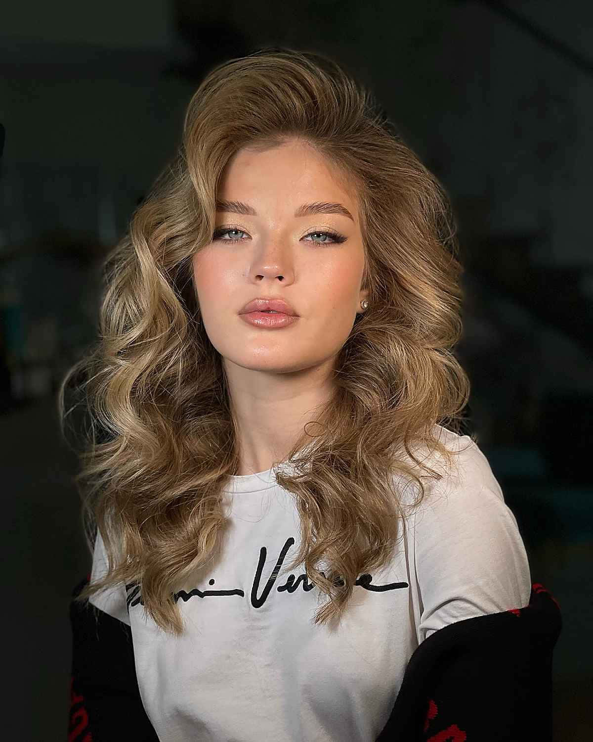 retro wave hairstyle, voluminous blonde curls, striking blue eyes, HD Phone Wallpaper