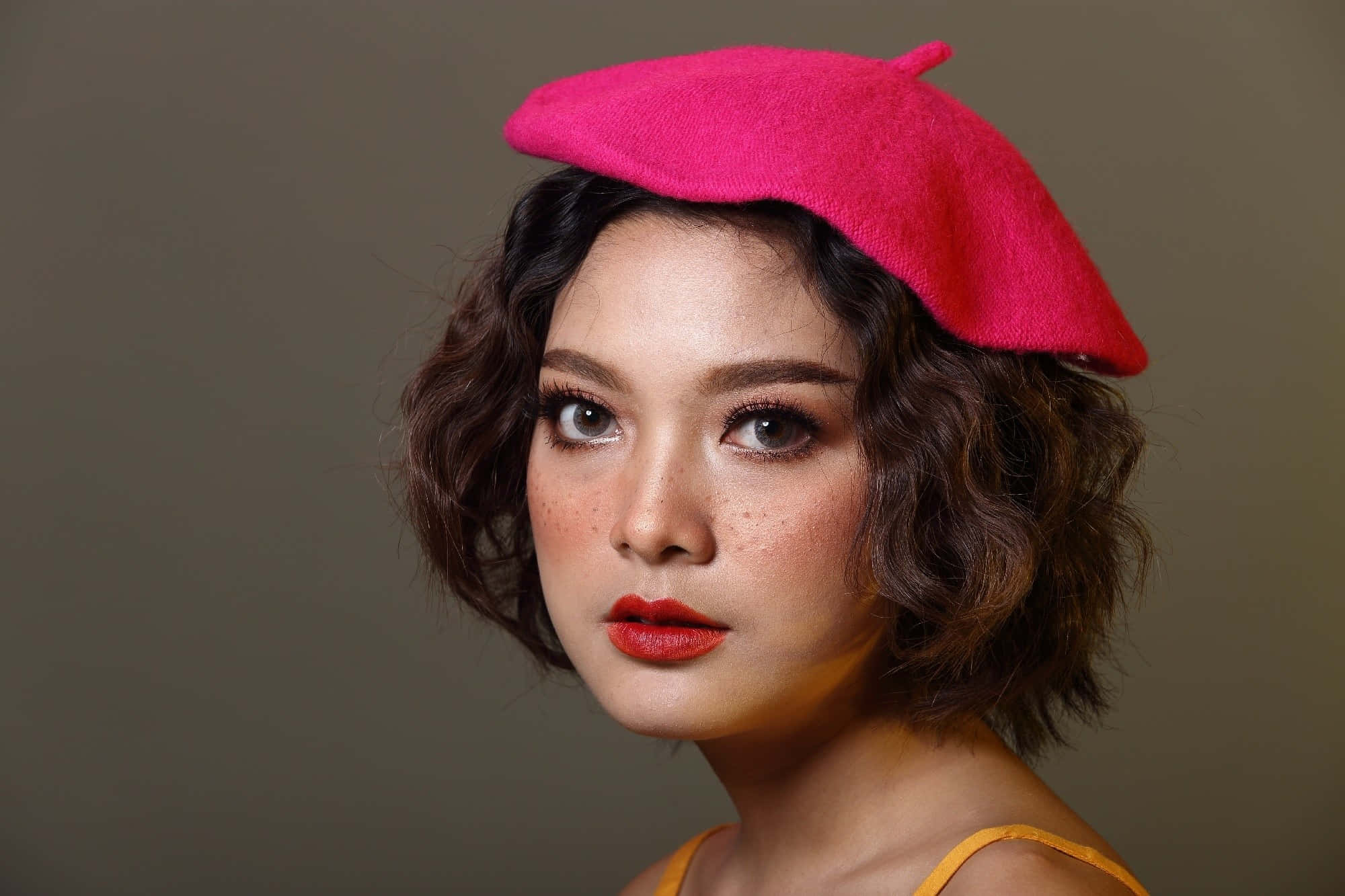 pink beret, red lipstick, wavy hair, Full HD Desktop Wallpaper