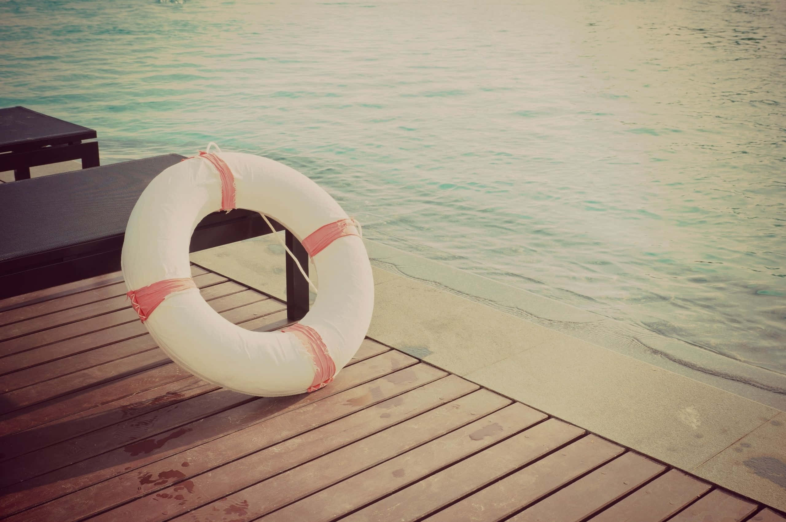 lifebuoy, wooden dock, turquoise water, 2K Desktop Wallpaper