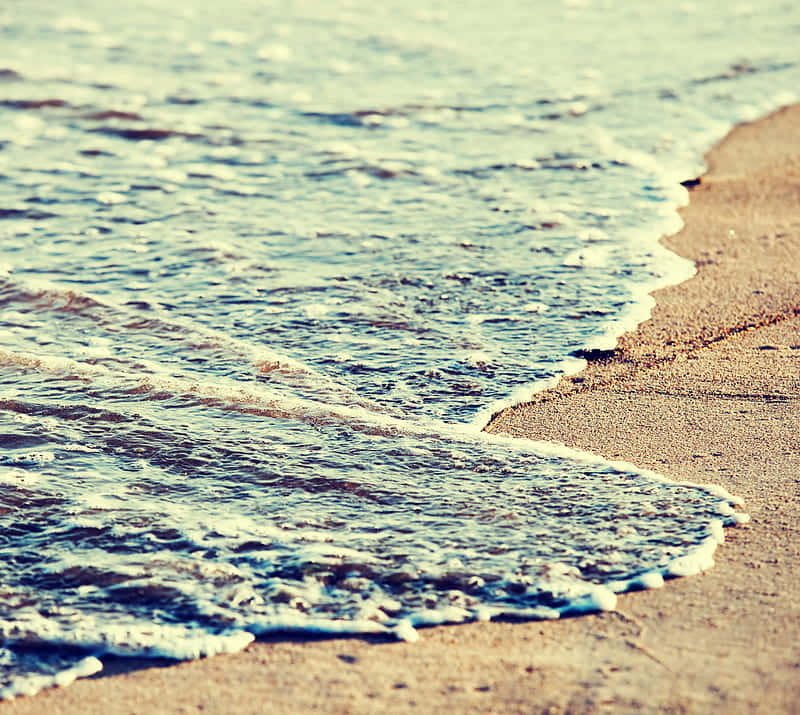 Retro Beach, warm sandy shore, soft waves, SD Desktop Wallpaper