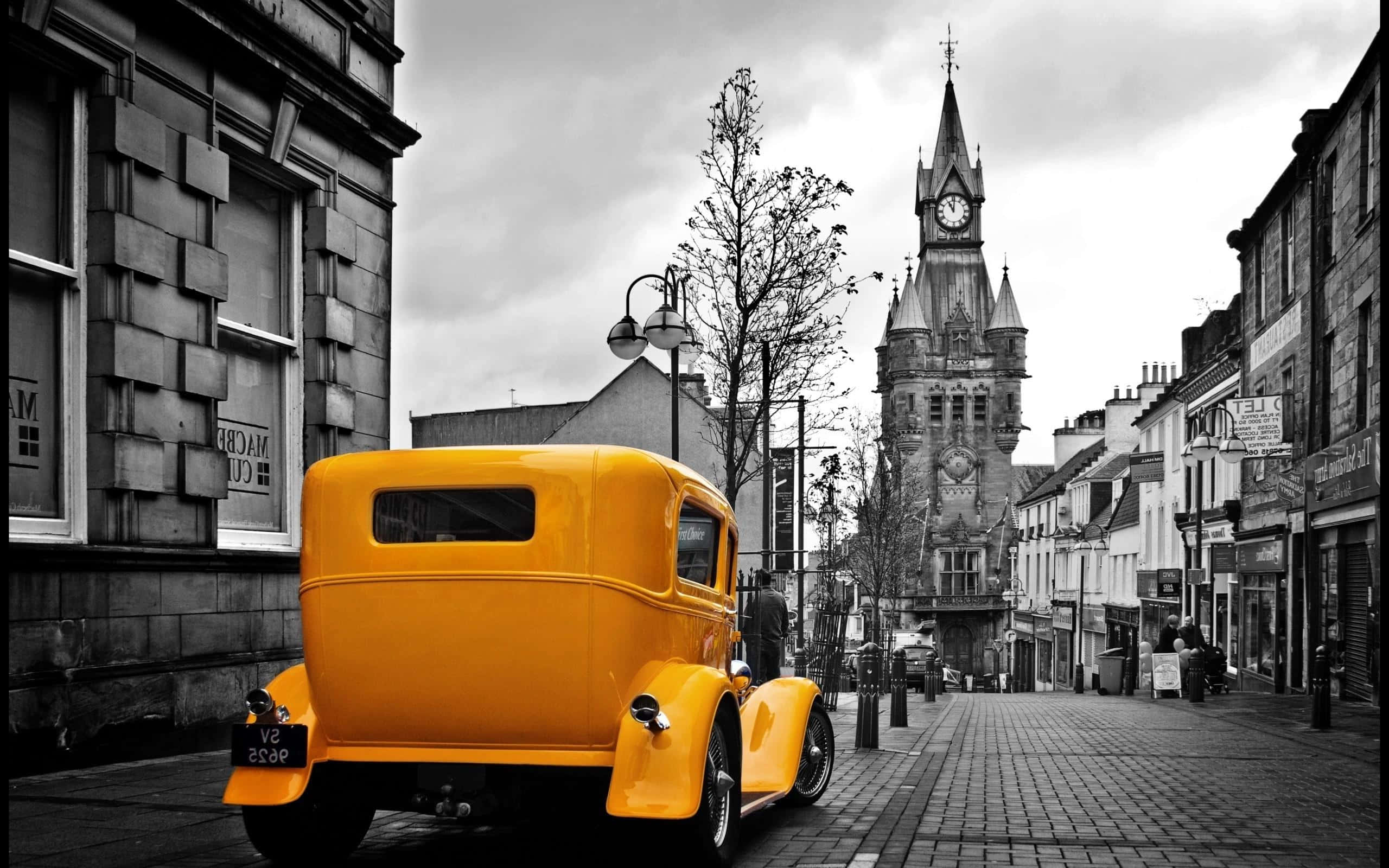 Retro Yellow, vintage car, cobblestone street, 2K Desktop Wallpaper