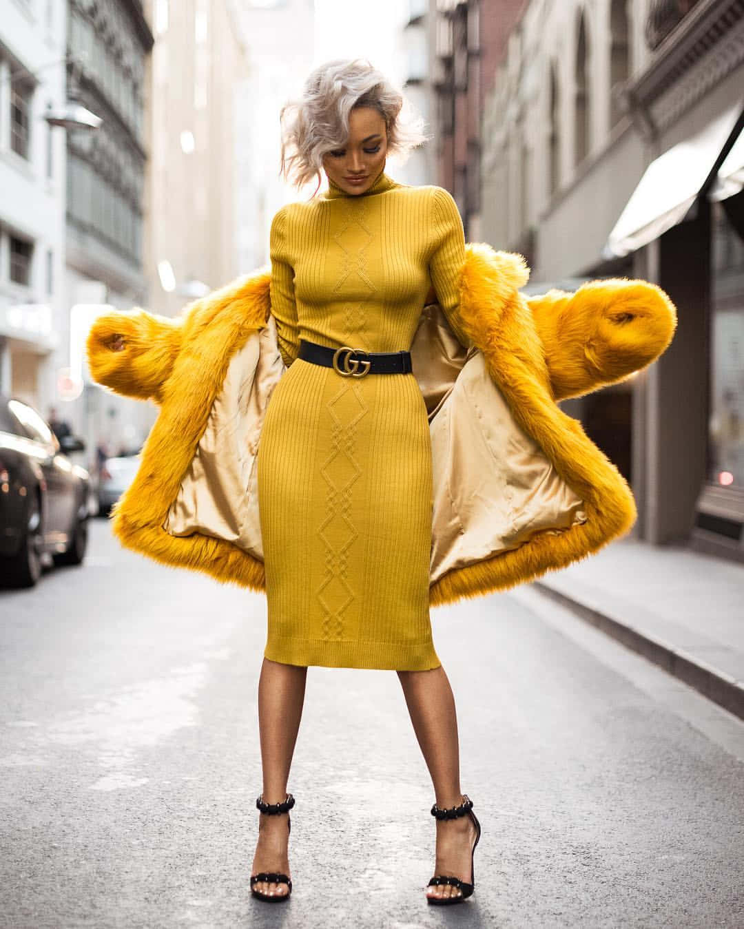 yellow knit dress, fur-trimmed coat, city street, HD Phone Wallpaper