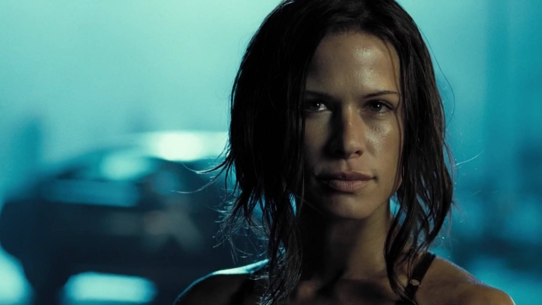 Rhona Mitra, short haired, dim blue-lit environment, HD Desktop Wallpaper