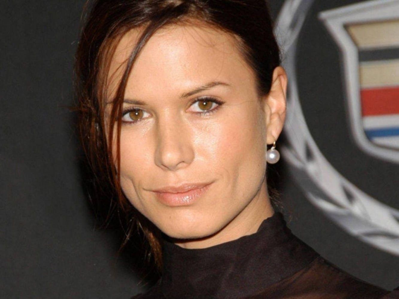 Rhona Mitra, cheek dimples, black turtleneck, HD Desktop Wallpaper