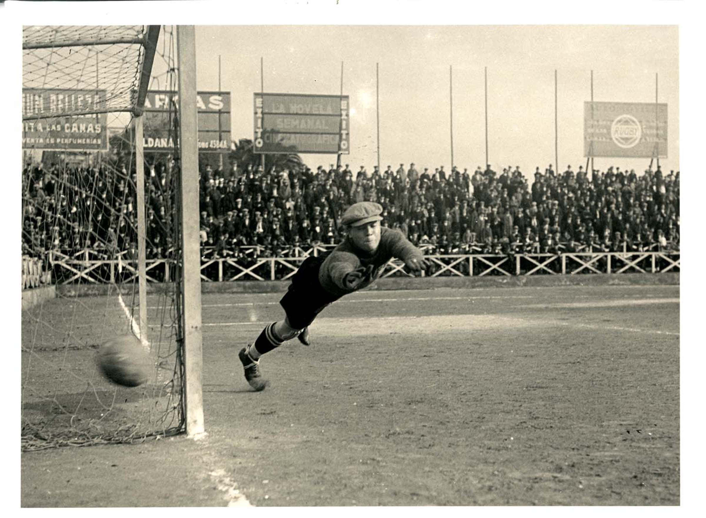Ricardo Zamora, 1930, soccer goalkeeper, Full HD Desktop Wallpaper