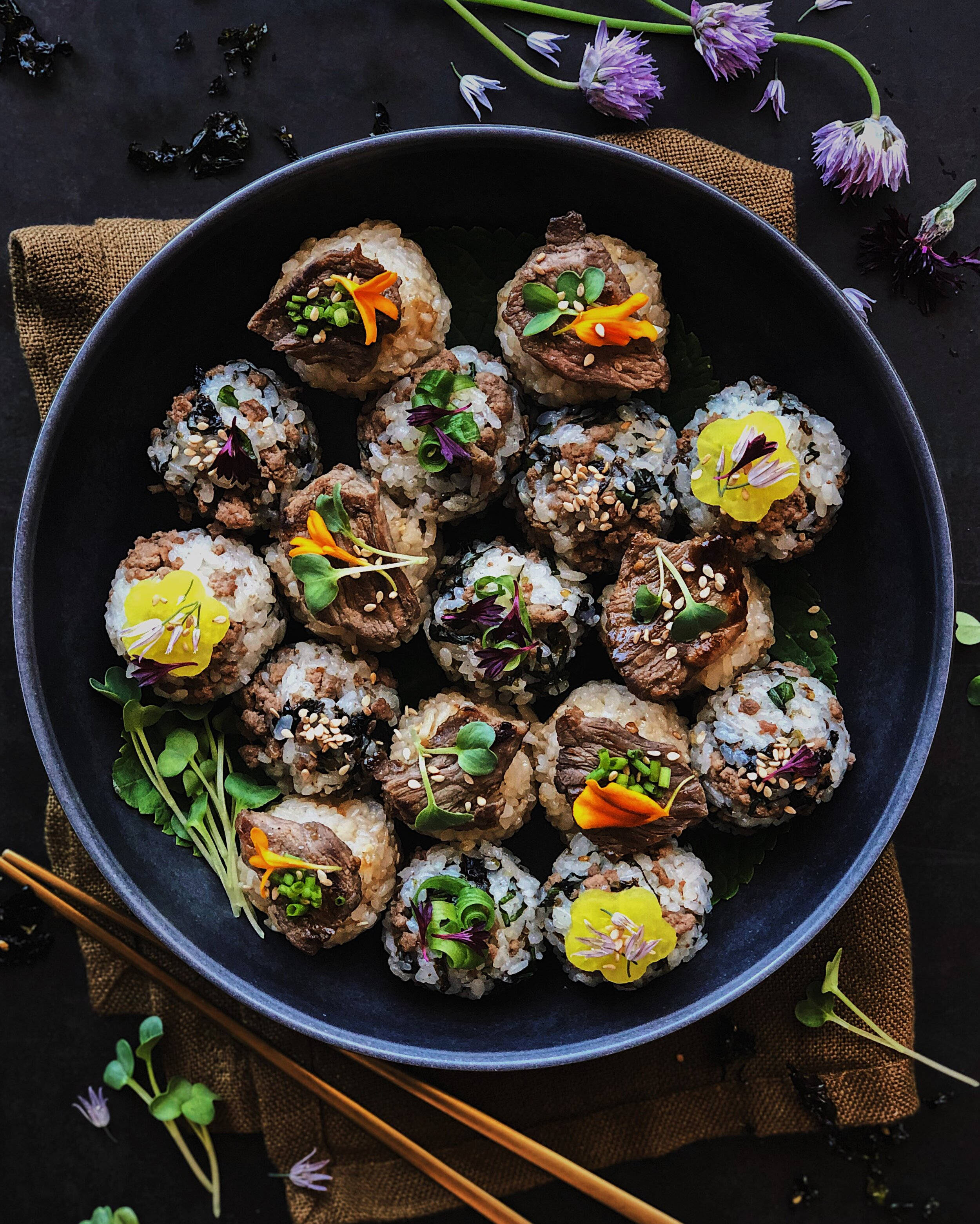 Bulgogi Rice Balls, dark bowl, beef, 2K Phone Wallpaper