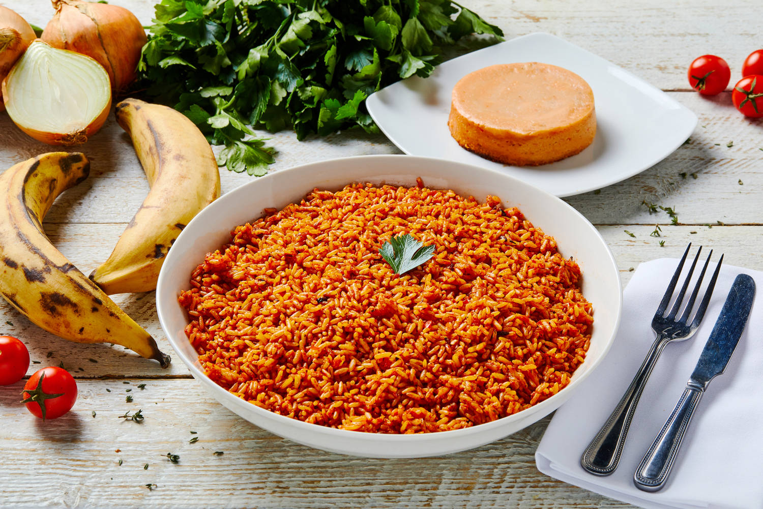 jollof rice, orange-red rice, parsley, HD Desktop Wallpaper